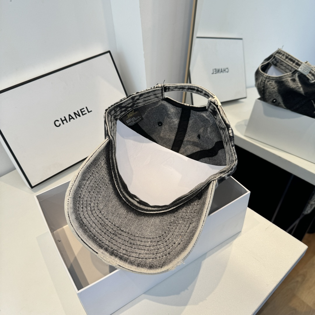 샤넬(CHANEL) 심플 볼캡 모자