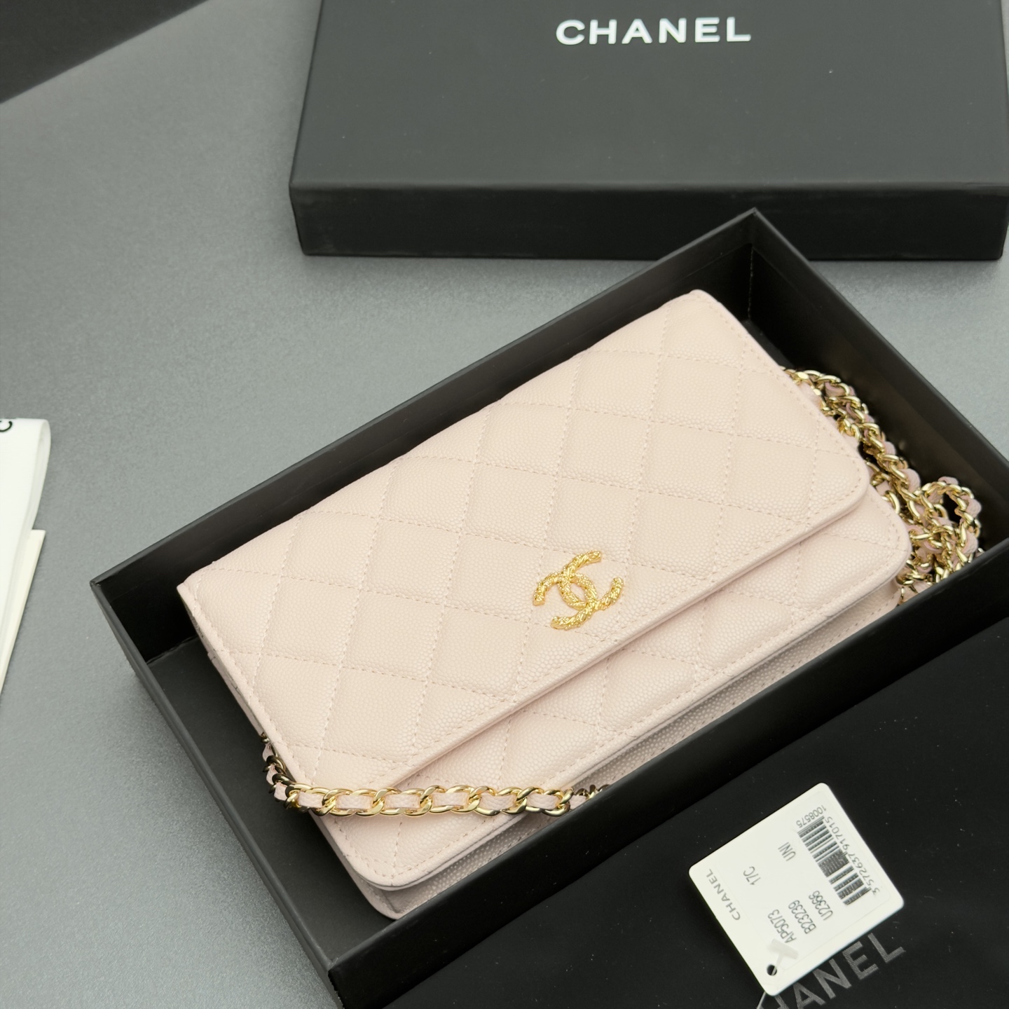 [Chanel] 샤넬 26SS 캐비어 멀티 젬스톤 체인 아코디언 플랩백 (WOC) 가방