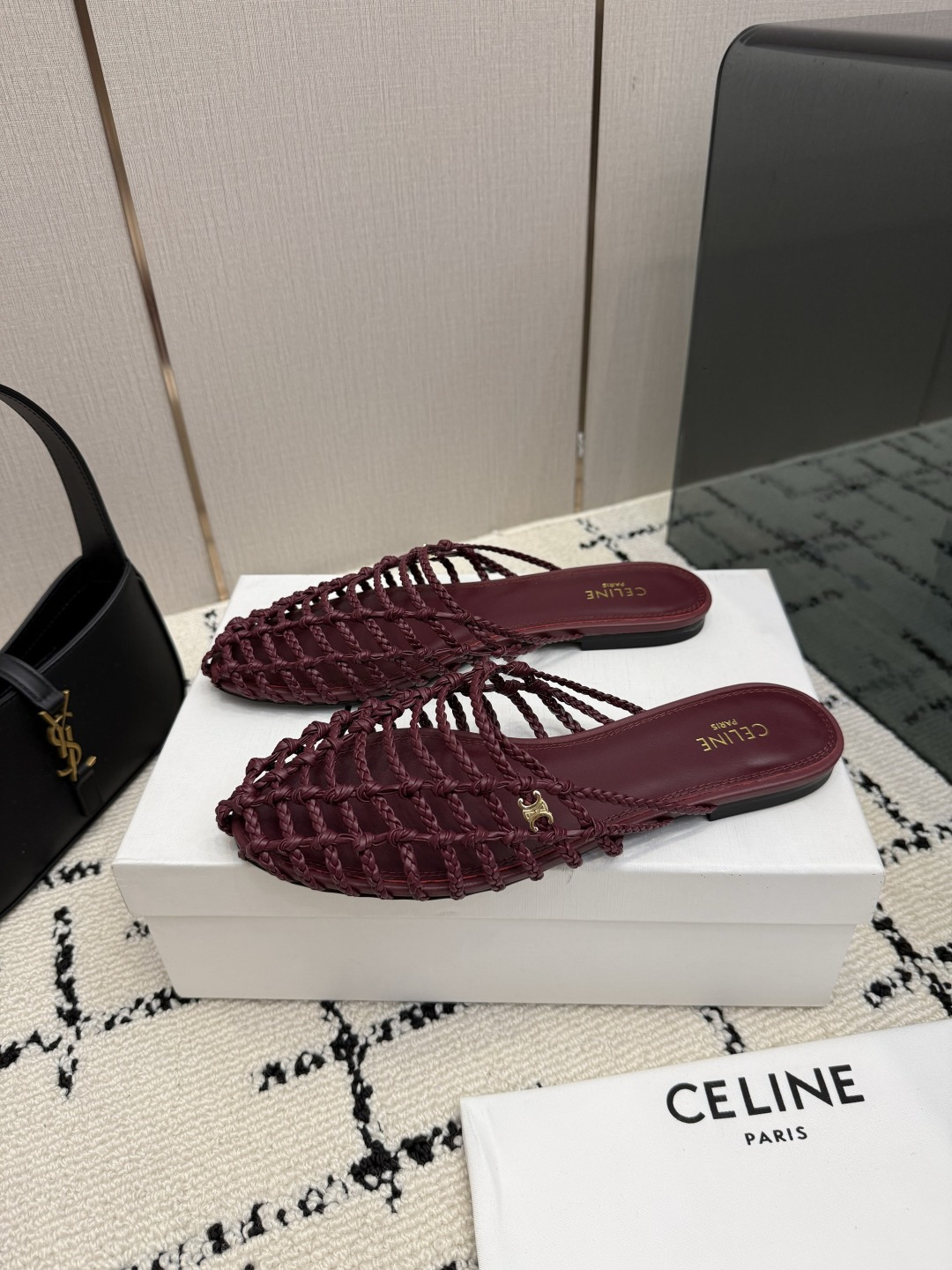 셀린느(CELINE) 트리옹프 위빙 플랫 슬리퍼 신발