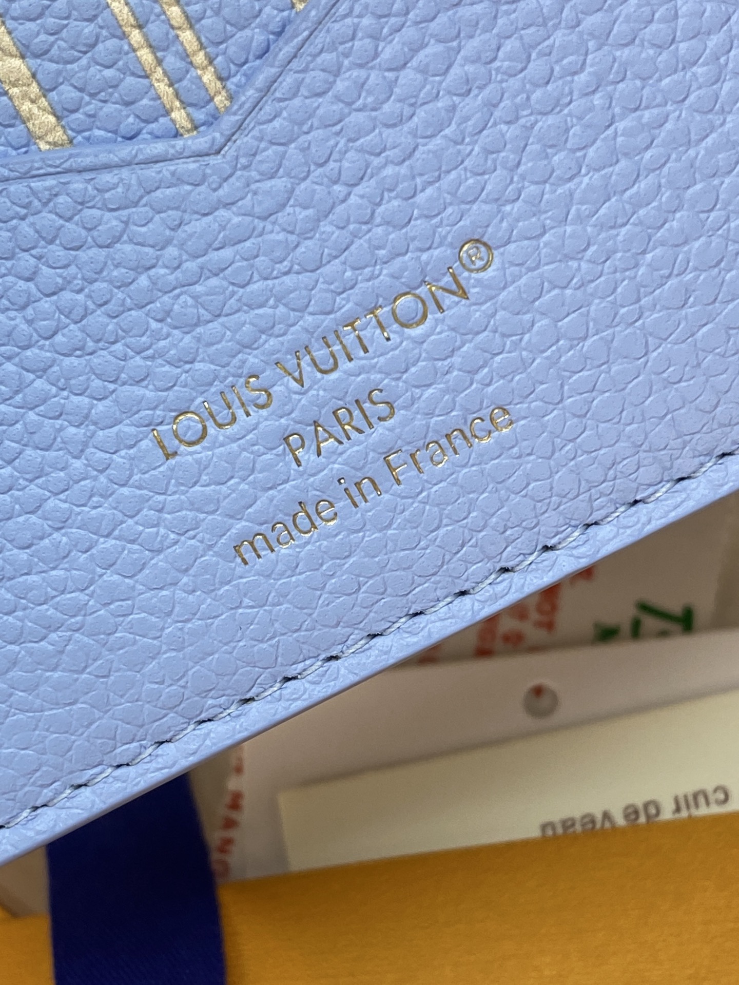 [Louis Vuitton] LV 루이비통 엠프레인 하이 섬머 패스포트 홀더 여권 지갑 M2A003