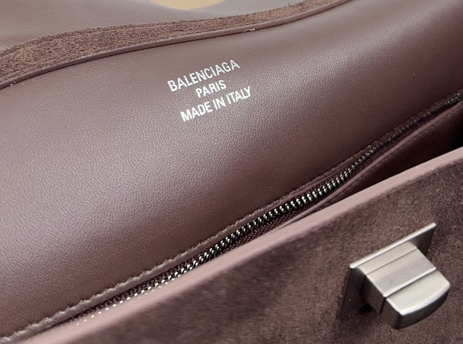 BALENCIAGA 발렌시아가 Rodeo 로데오 미디엄 핸드백 (스웨이드 카프스킨 / 램스킨 라이닝) 가방