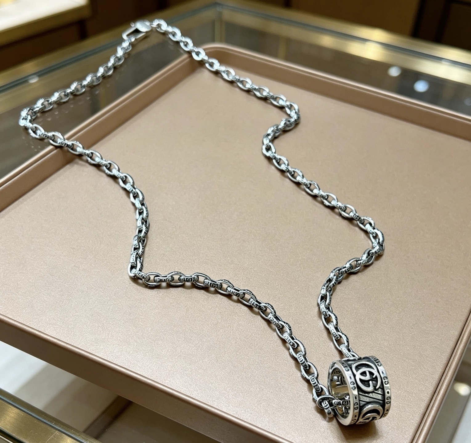구찌(GUCCI) 더블 G 아트 펜던트 목걸이 악세사리
