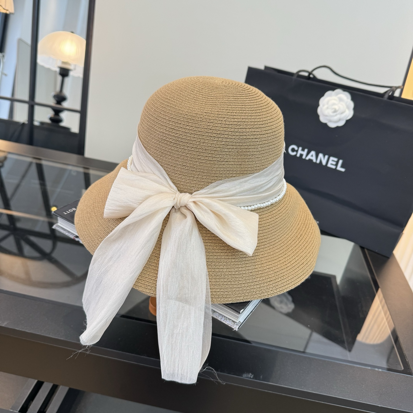 샤넬(CHANEL) 밀짚 선캡 모자