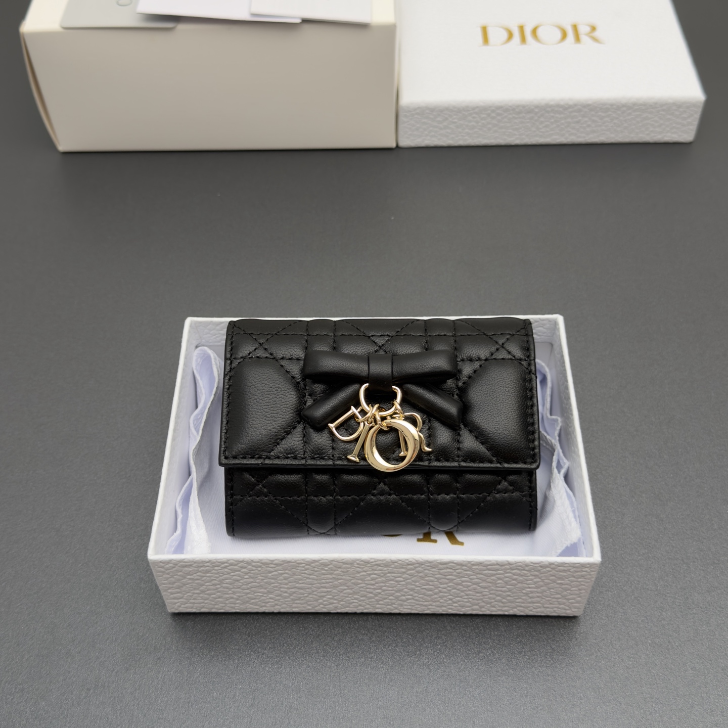[Dior] 디올 Lady Freesia 레이디 프리지아 까나쥬 램스킨 지퍼 미니 지갑 / S2607