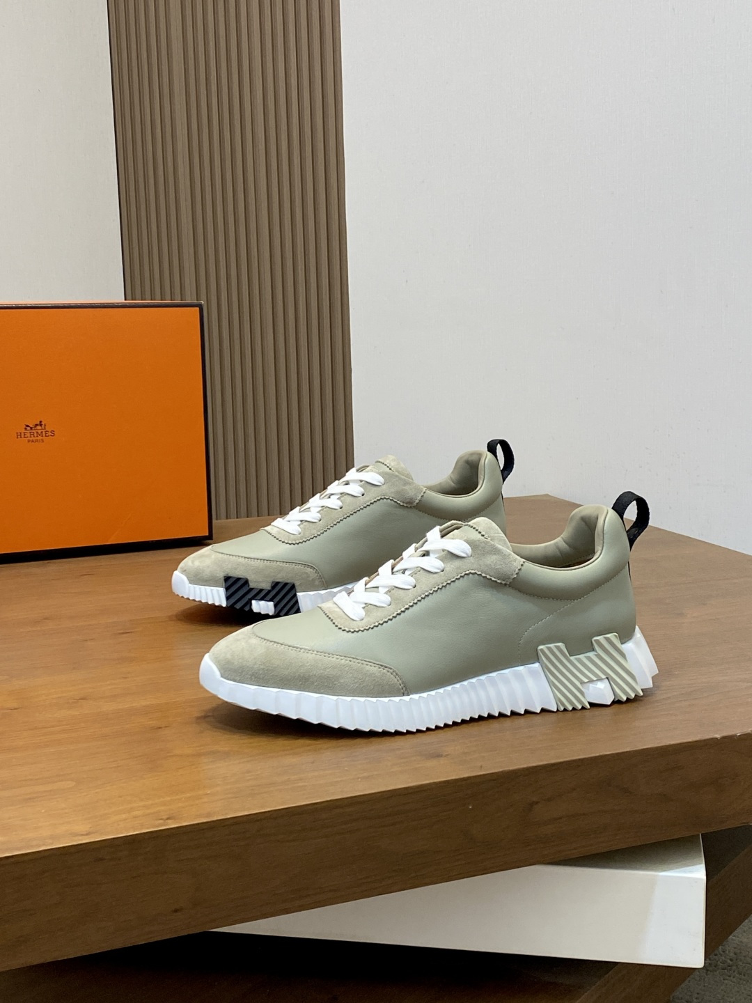 [Hermes] 에르메스 바운싱(Bouncing) 프리미엄 카프스킨 & 고트스킨 스니커즈 신발