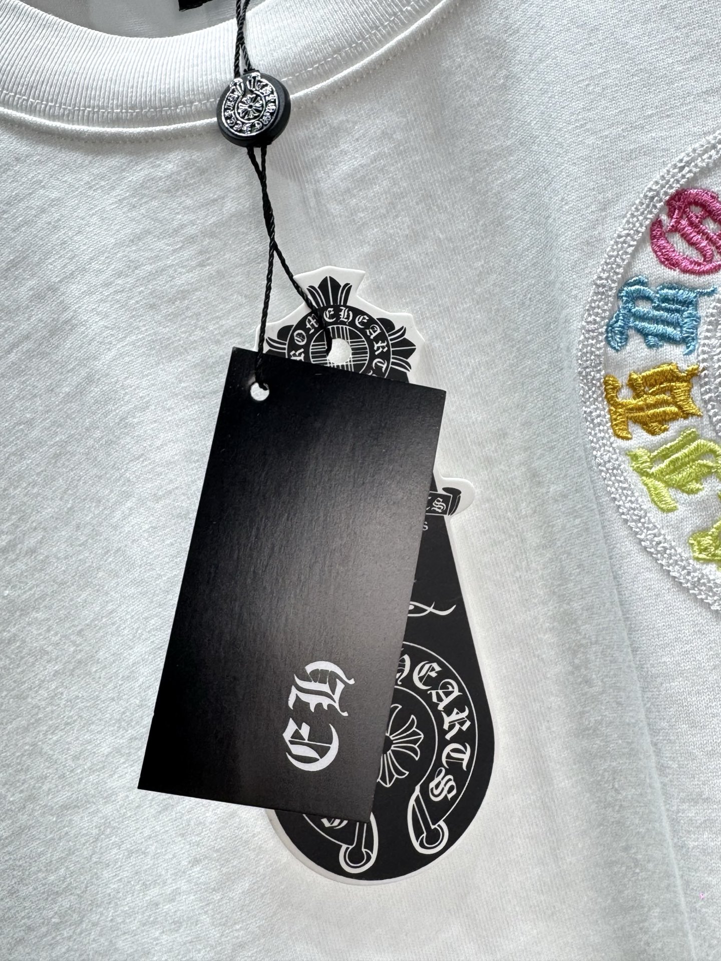 크롬하츠(CHROME HEARTS) 컬러 산스크리트 반팔 티셔츠 상의 의류