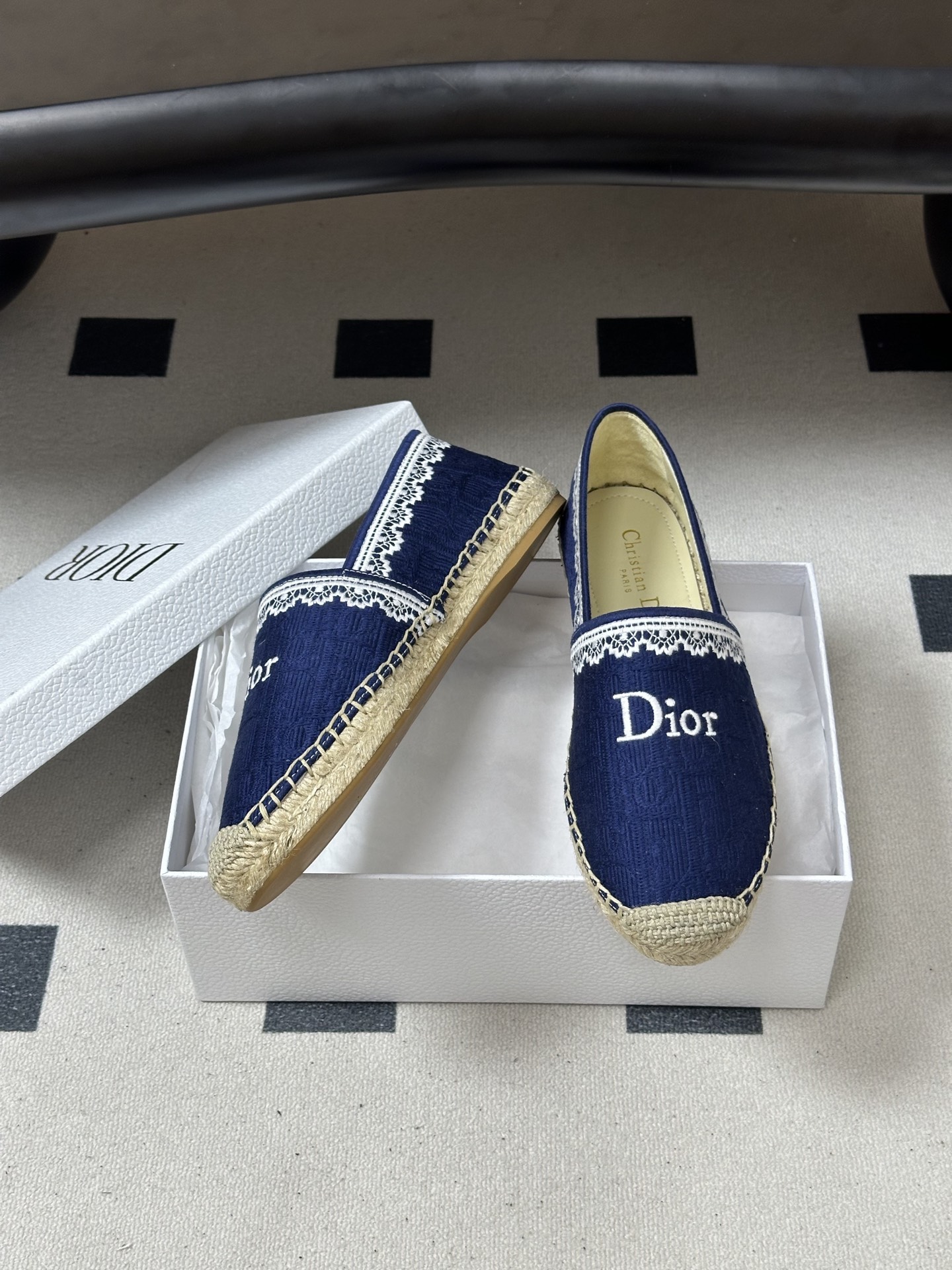 디올(DIOR) 오블리크 자수 에스파드류 슬립온 신발