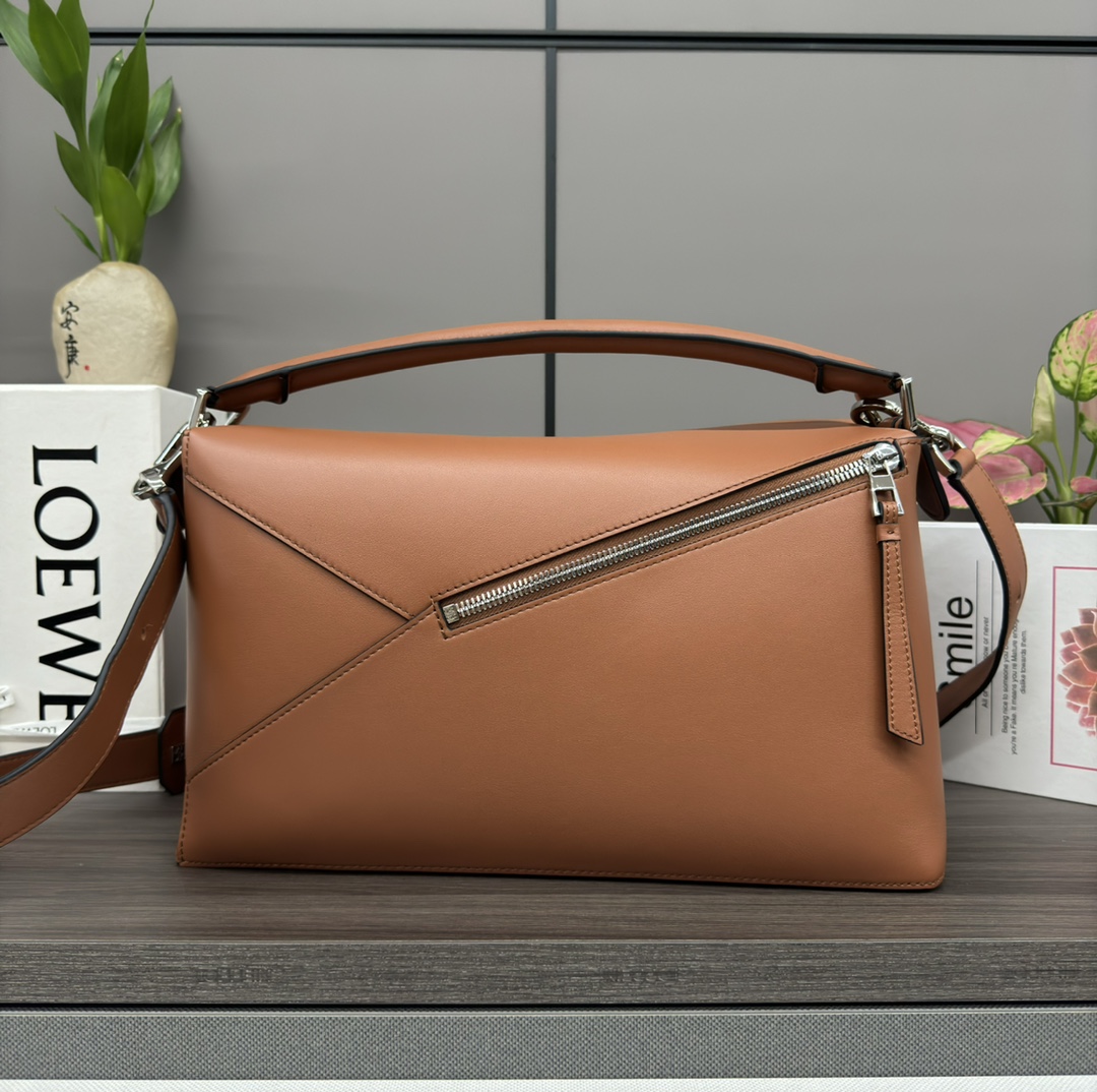 Loewe Puzzle Edge 로에베 퍼즐 라지 백 가방