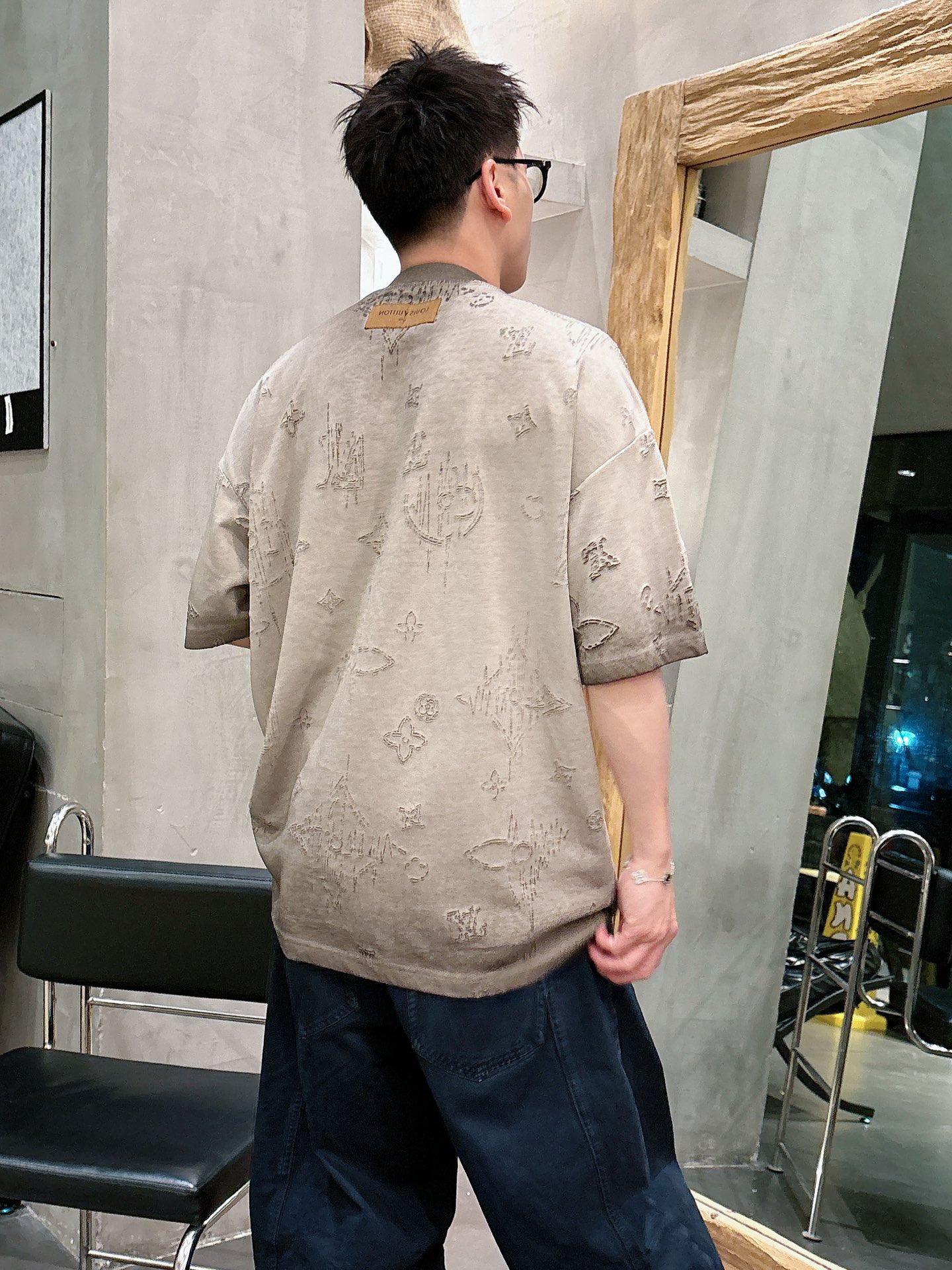 루이비통(LV) 로고 자카드 반팔 티셔츠 상의 의류