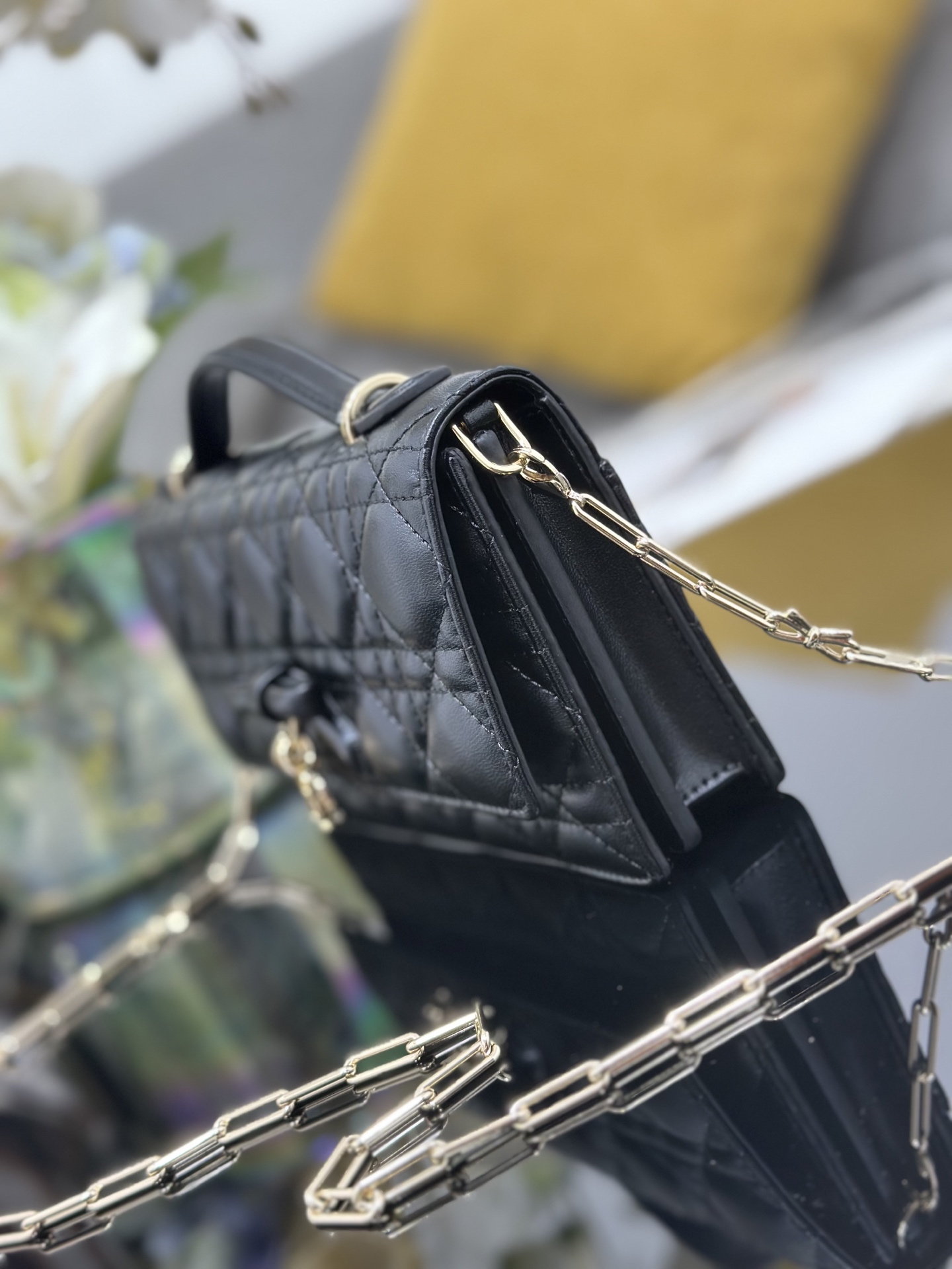[Dior] 디올 미스 디올(Miss Dior) 보우 램스킨 탑핸들 체인 파우치 (WOC) 가방