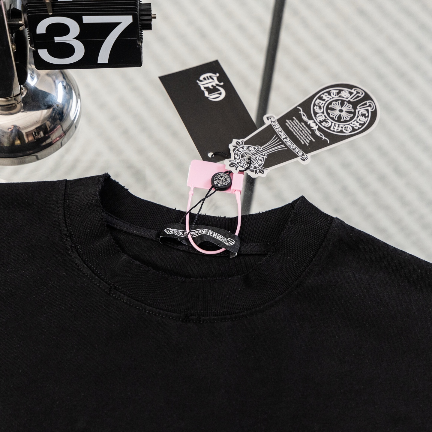 크롬하츠(CHROME HEARTS) 십자가 스터드 반팔 티셔츠 의류