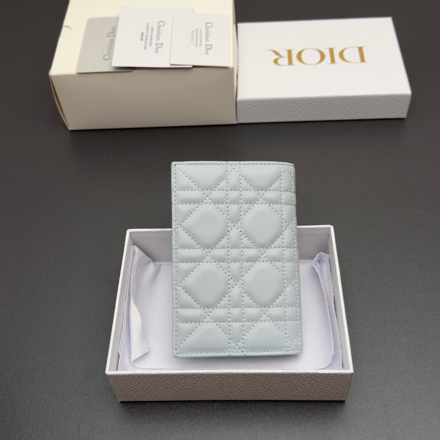 [Dior] 디올 Lady 레이디 까나쥬 램스킨 패스포트 홀더 지갑 / S2626