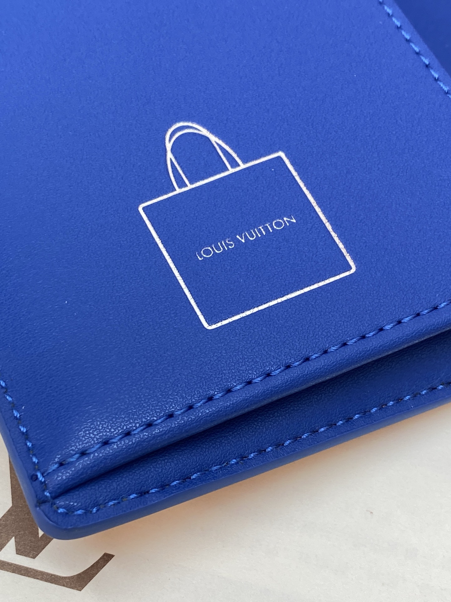 [Louis Vuitton] LV 루이비통 쇼퍼백 모티브 Brazza 브라짜 월렛 지갑 M2A555