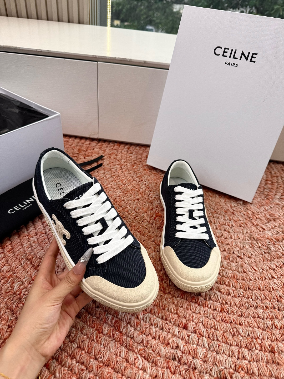 셀린느(CELINE) 트리오페 로고 스니커즈 신발