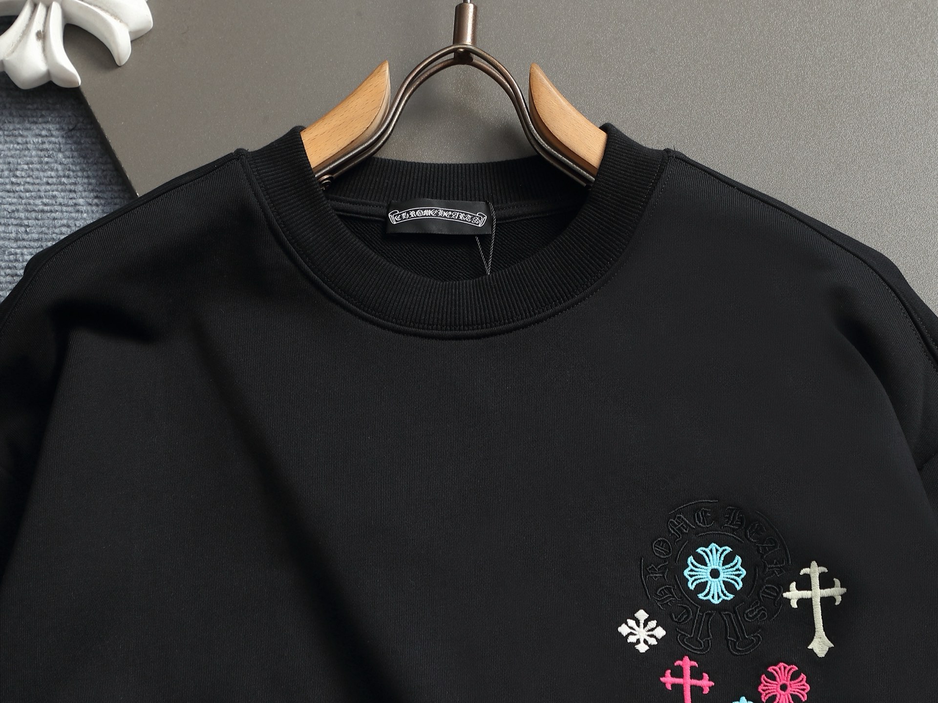 크롬하츠(CHROME HEARTS) 크로스 자수 스웨트셔츠 상의 의류