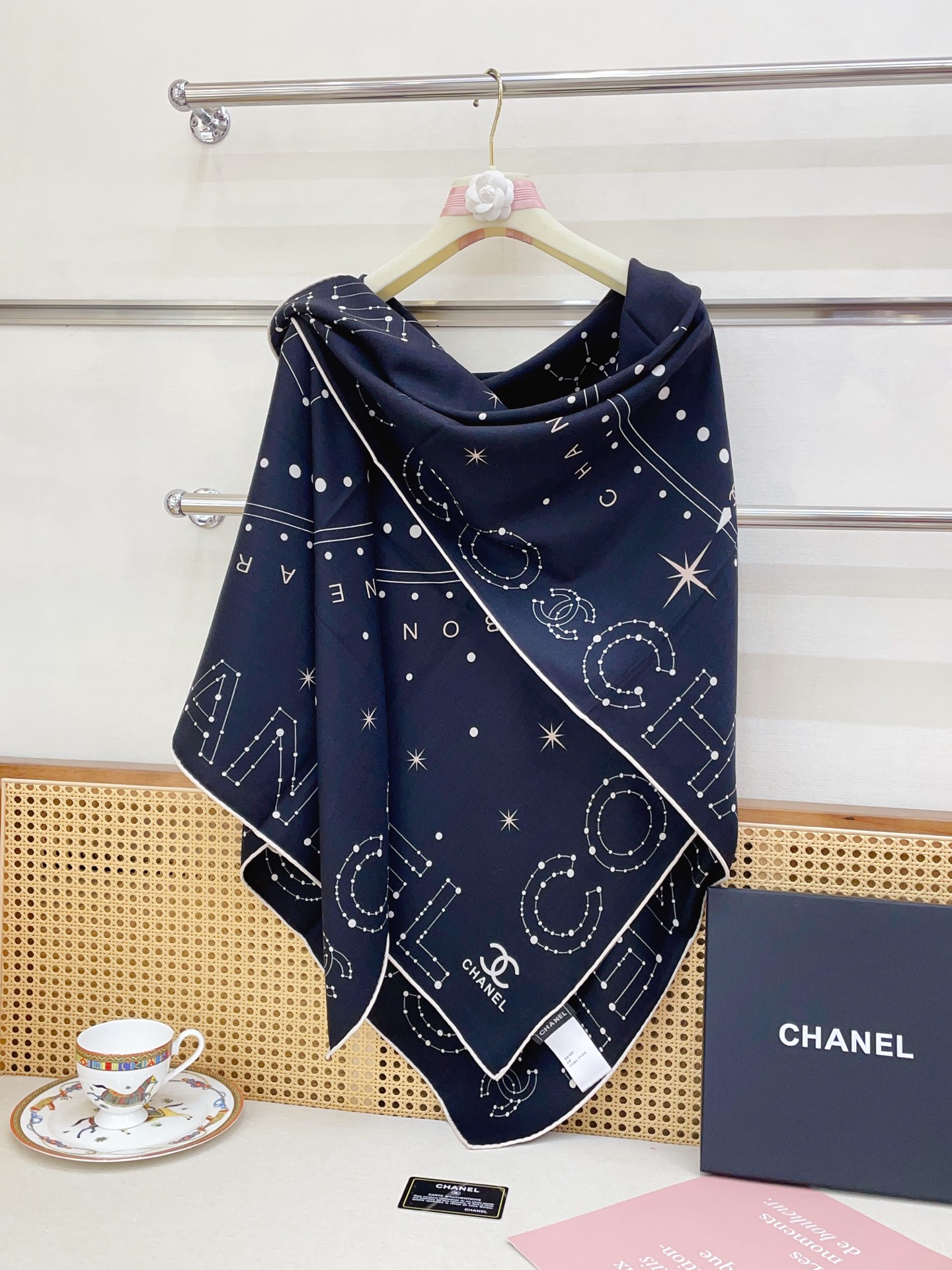 샤넬(CHANEL) 캐시미어 실크 양면 스퀘어 목도리 스카프