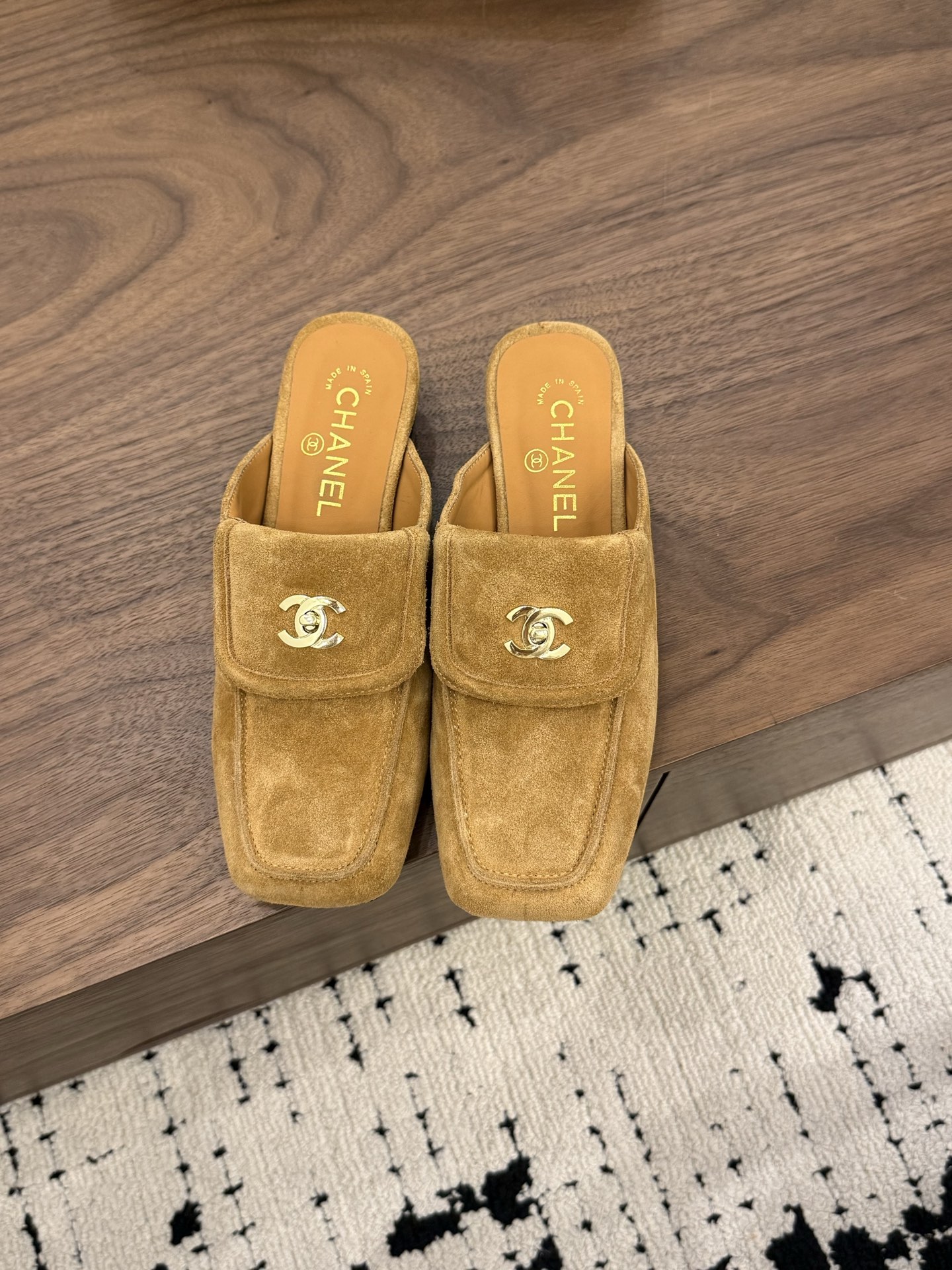 샤넬(CHANEL) 스퀘어토 미들굽 슬리퍼 신발