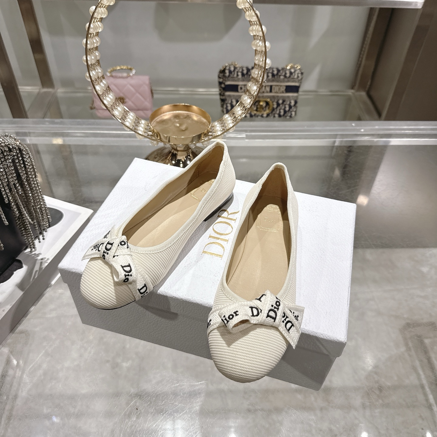 디올(DIOR) 리본 스트랩 메리제인 플랫슈즈 신발