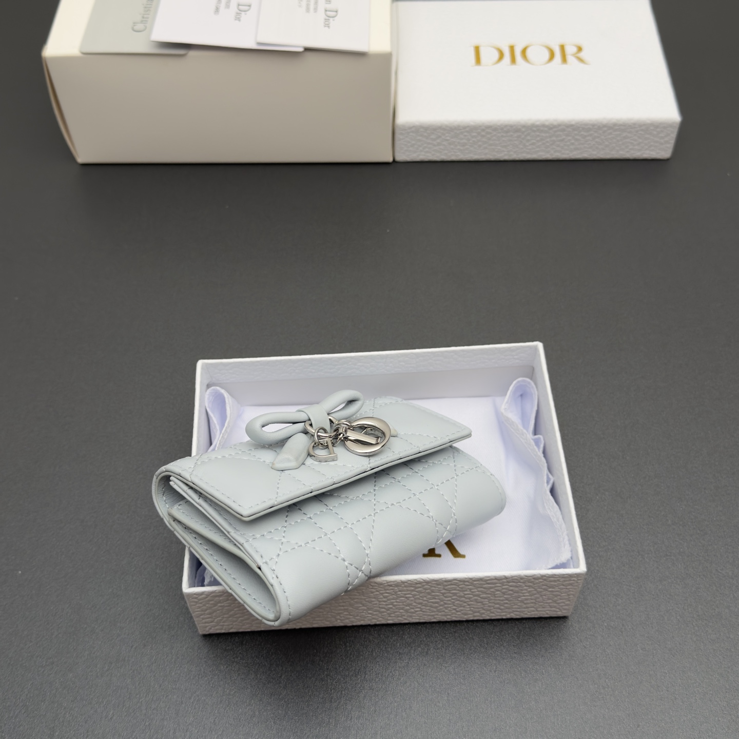 [Dior] 디올 Lady Freesia 레이디 프리지아 까나쥬 램스킨 지퍼 미니 지갑 / S2607