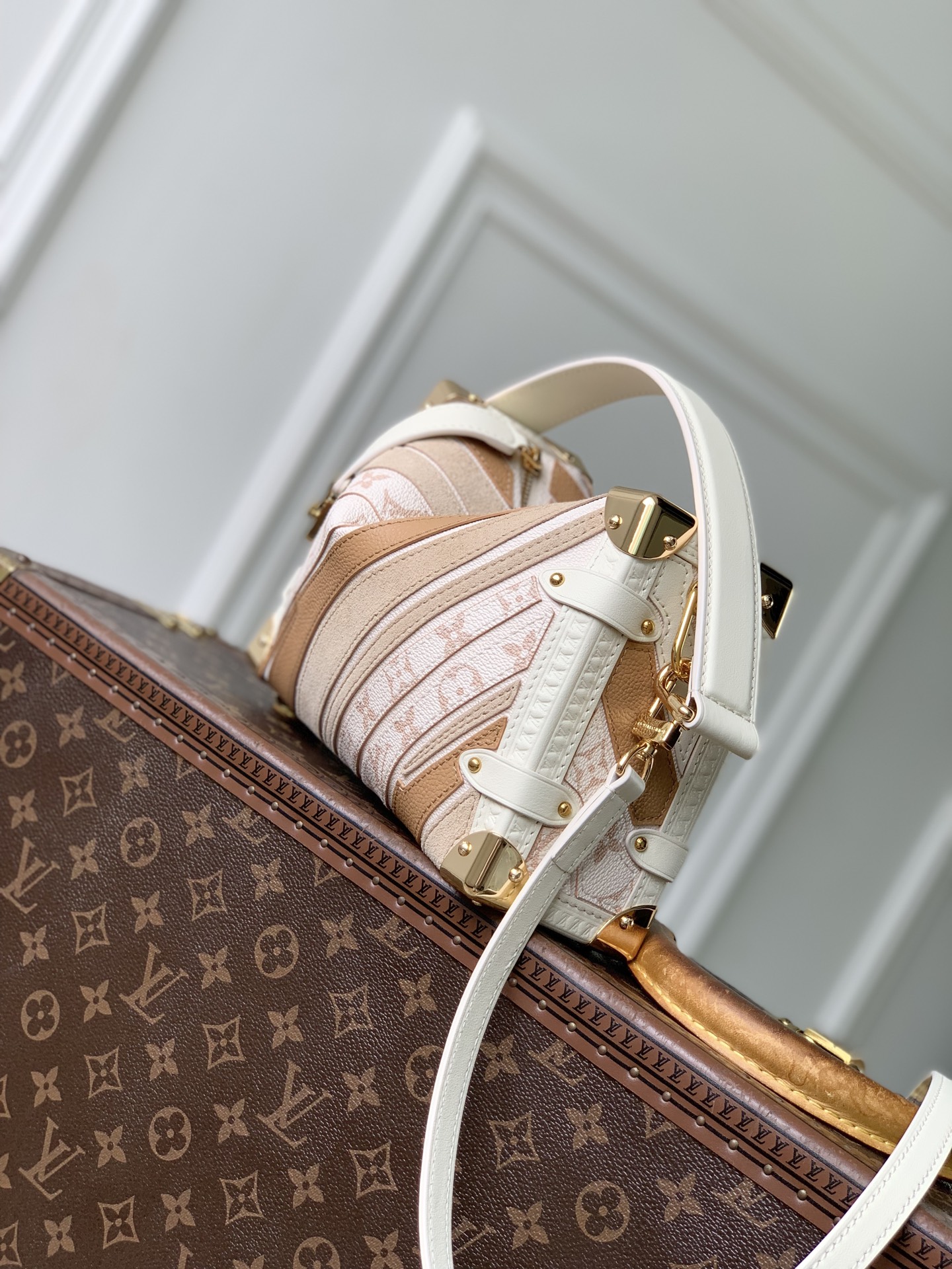 LOUIS VUITTON LV M29666 루이비통 사이드 트렁크 미디엄 핸드백 (그레인 레더 & 모노그램 듄 캔버스) 가방