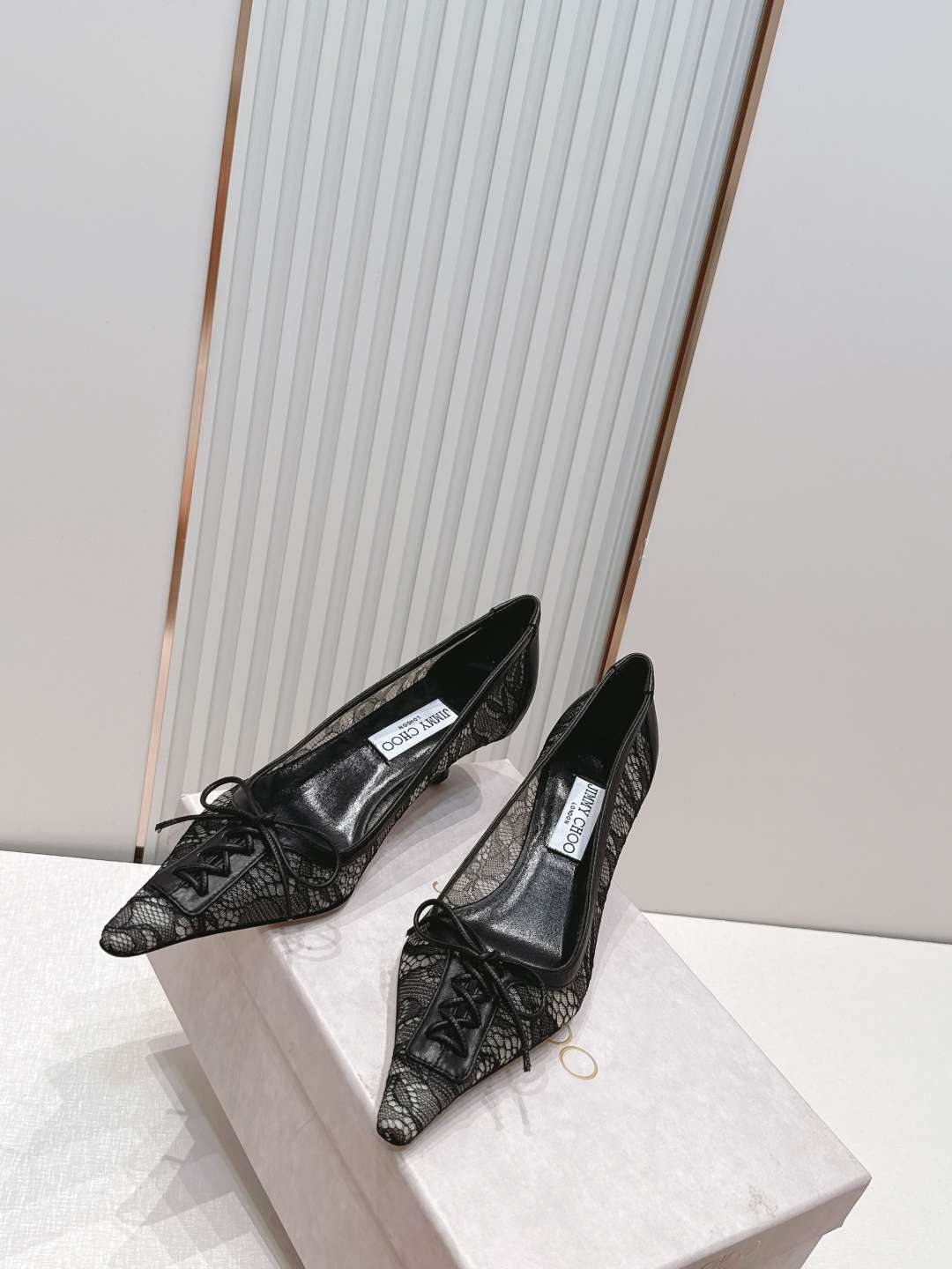 지미추(Jimmy Choo) 레이스업 레이스 포인티드토 펌프스 신발