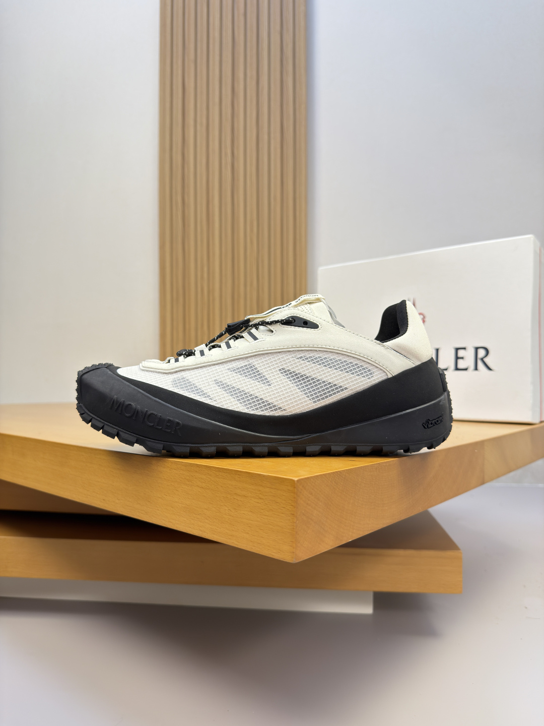 [Moncler] 몽클레어 몽클레르 프리미엄 나파 & 히트컷 'M' 메쉬 콤비 스니커즈 신발