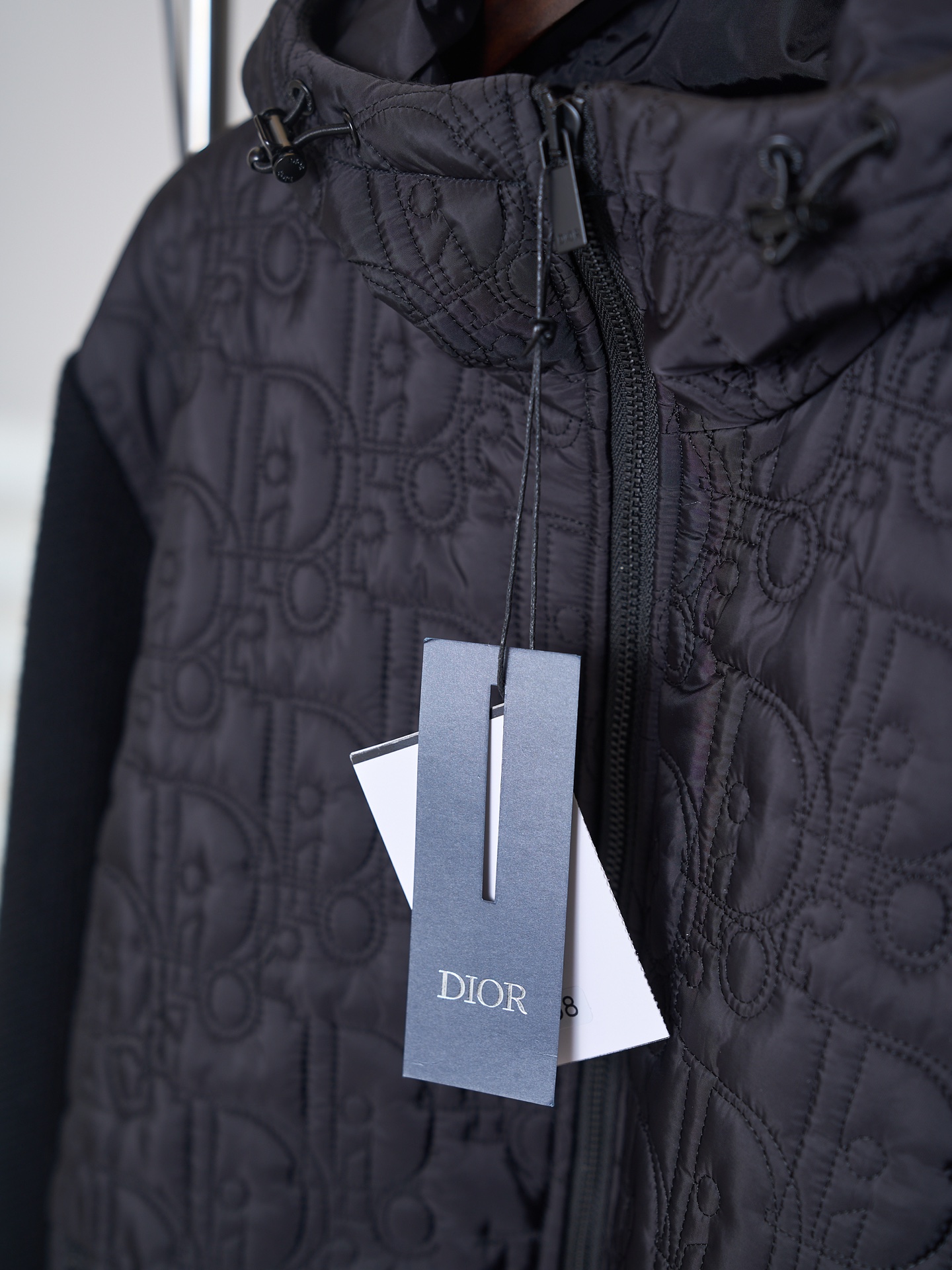 디올(DIOR) 로고 자수 퀼팅 니트 배색 재킷 상의 의류