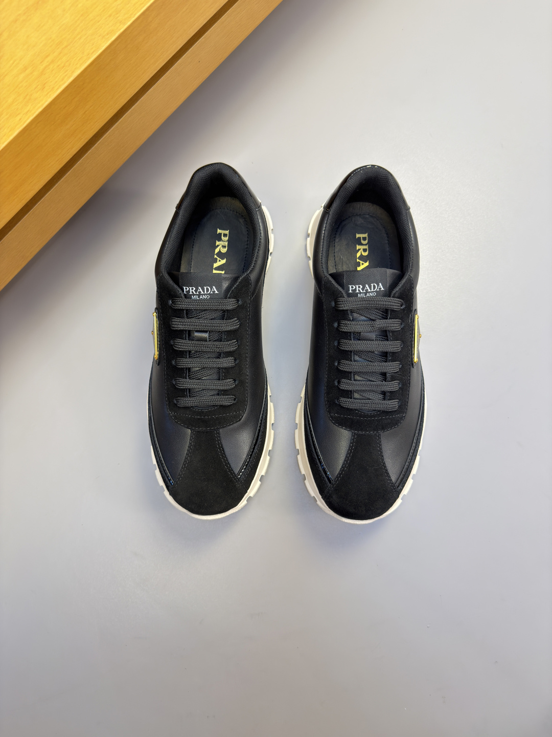 [Prada] 프라다 풀그레인 & 스웨이드 콤비 레더 스니커즈 신발