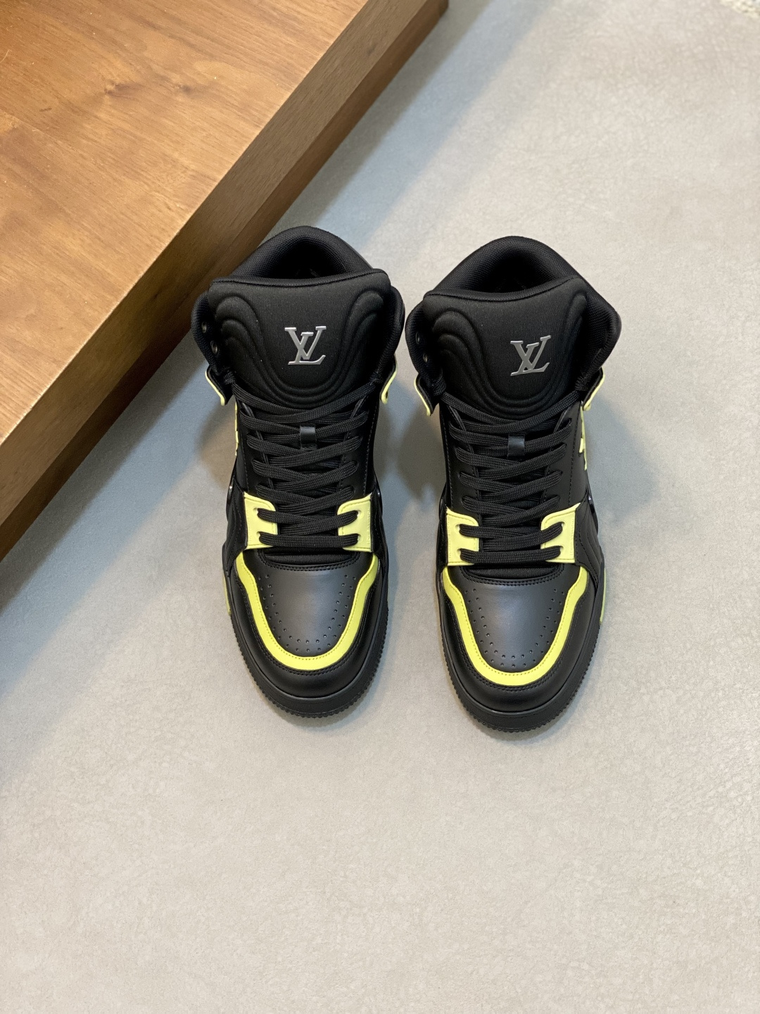 [Louis Vuitton] LV 루이비통 핸드메이드 패치워크 레더 하이탑 스니커즈 신발