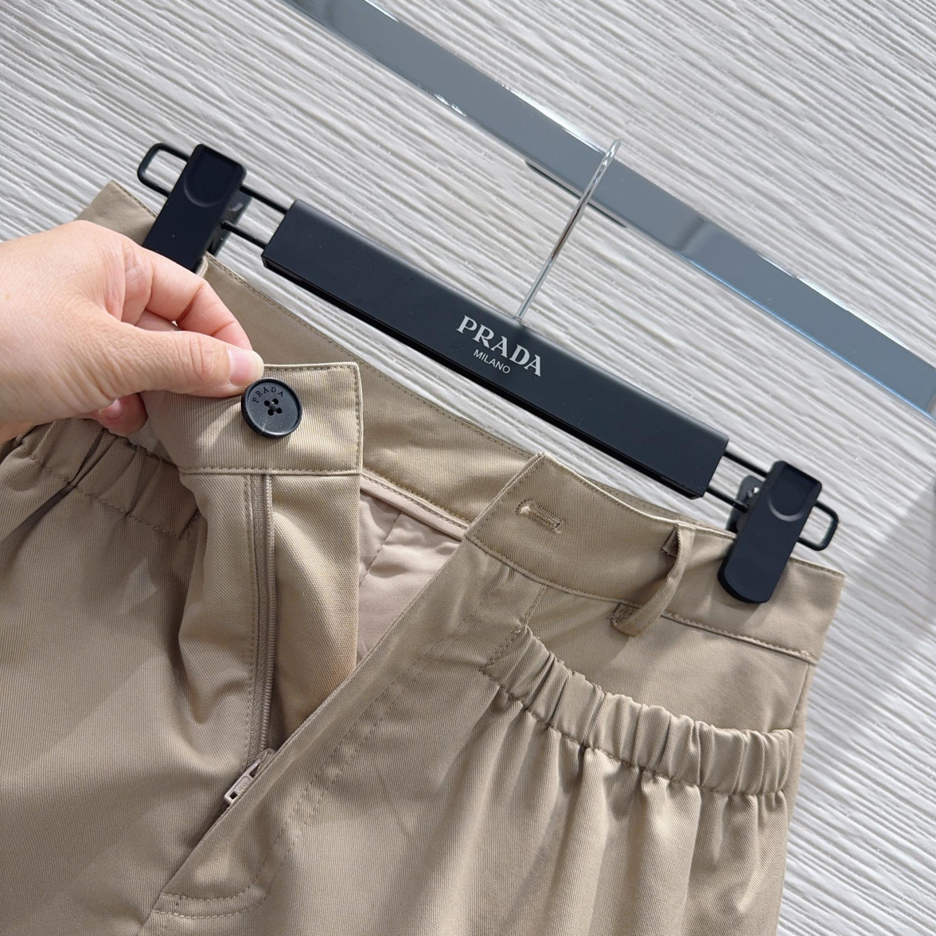 PRADA 프라다 하이엔드 텍스처 미니 스커트 팬츠 의류