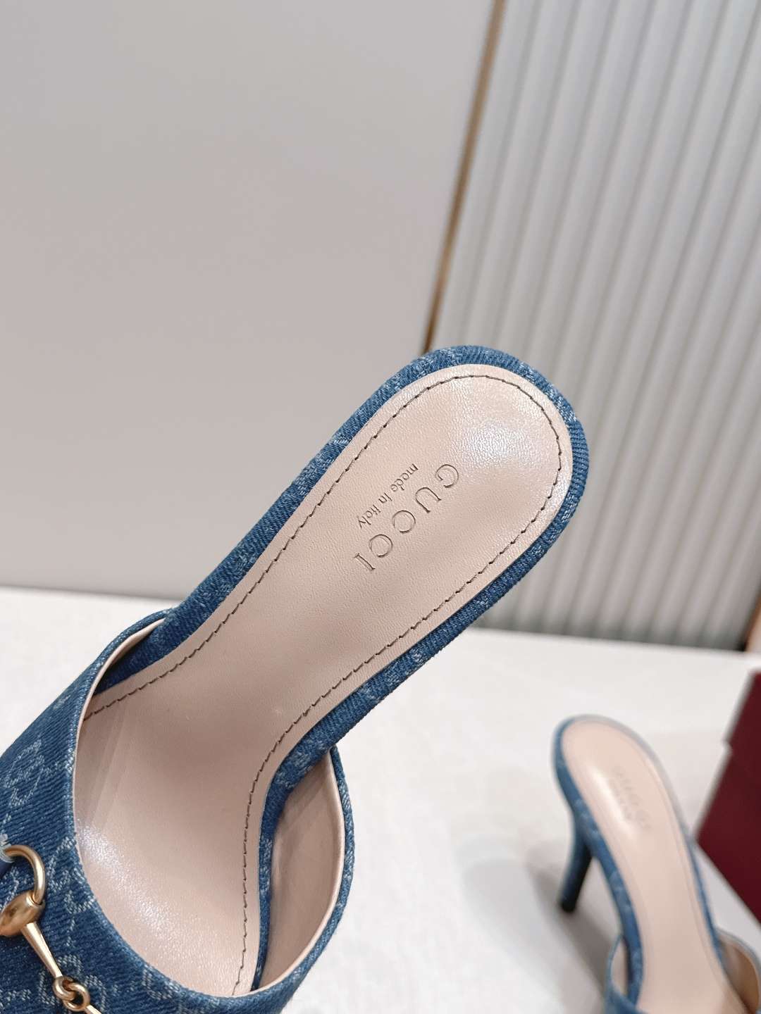 구찌(GUCCI) 홀스빗 모노그램 뮬 힐 신발