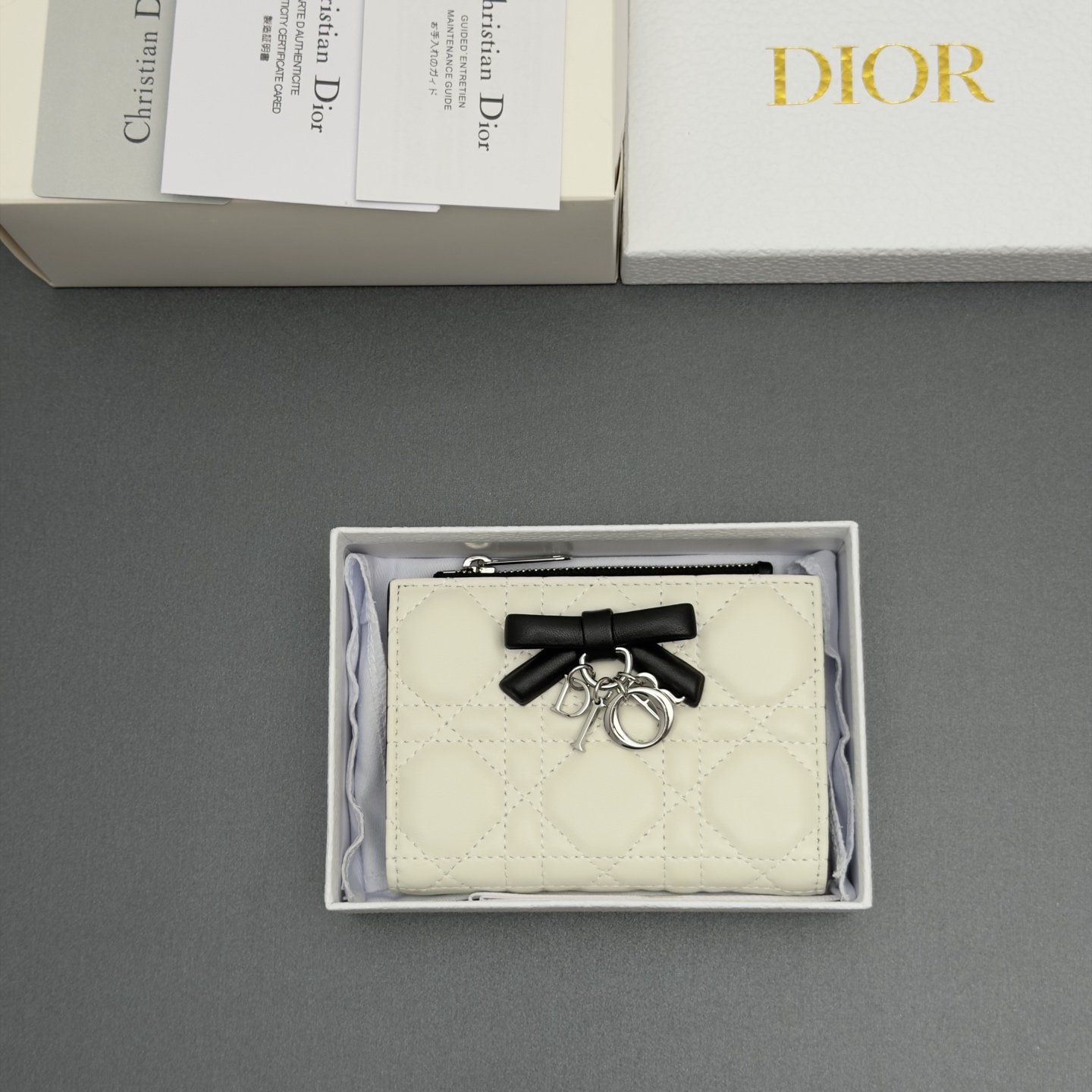 [Dior] 디올 Lady Dahlia 레이디 달리아 울트라 까나쥬 램스킨 미니 지갑 / S2605