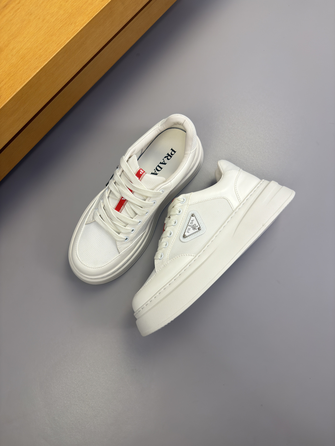 PRADA 프라다 나파 가죽 & 캔버스 스니커즈 신발
