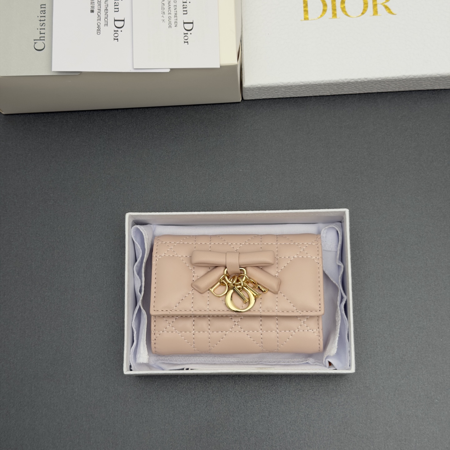 [Dior] 디올 Lady Freesia 레이디 프리지아 까나쥬 램스킨 지퍼 미니 지갑 / S2607