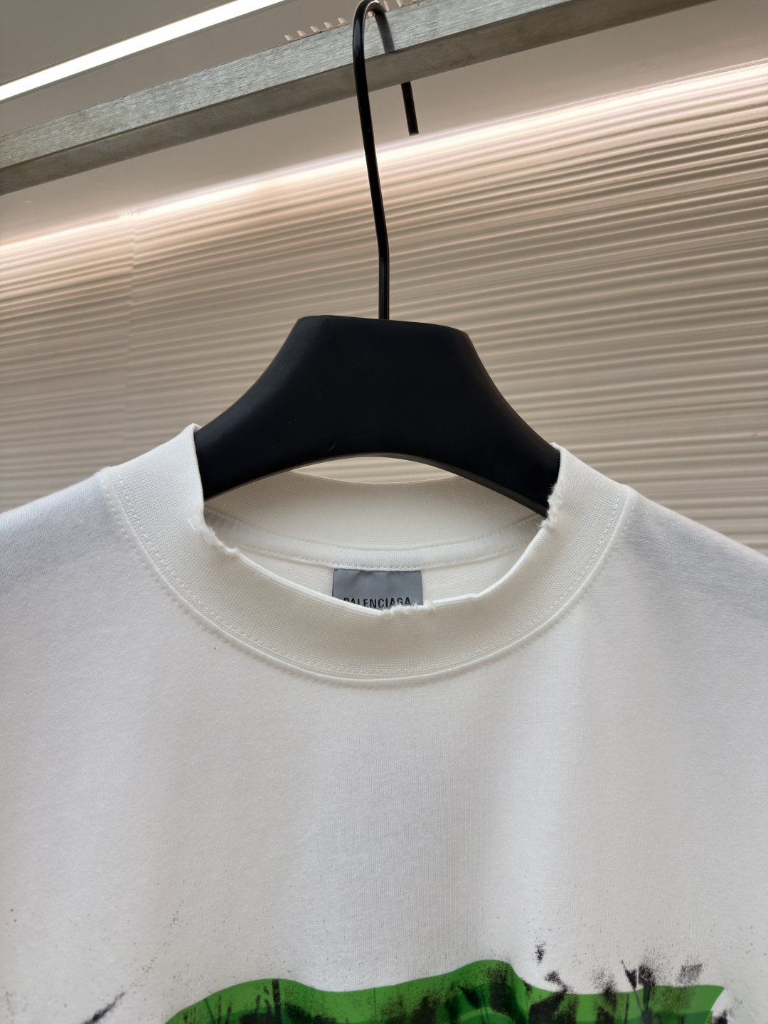 발렌시아가(BALENCIAGA) 레터링 테이프 프린트 티셔츠 상의 의류