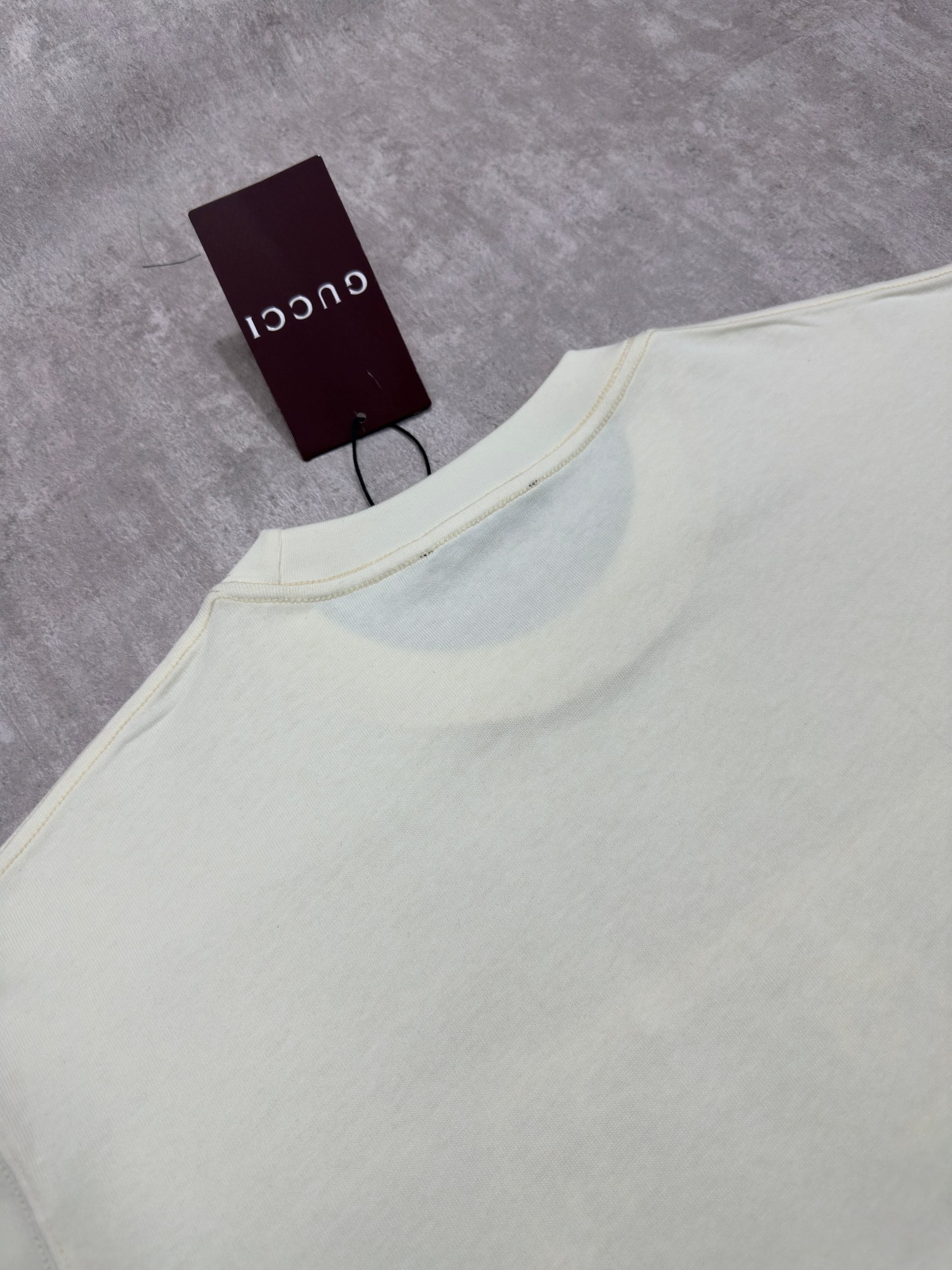 구찌(GUCCI) 레터링 프린트 반팔 티셔츠 의류