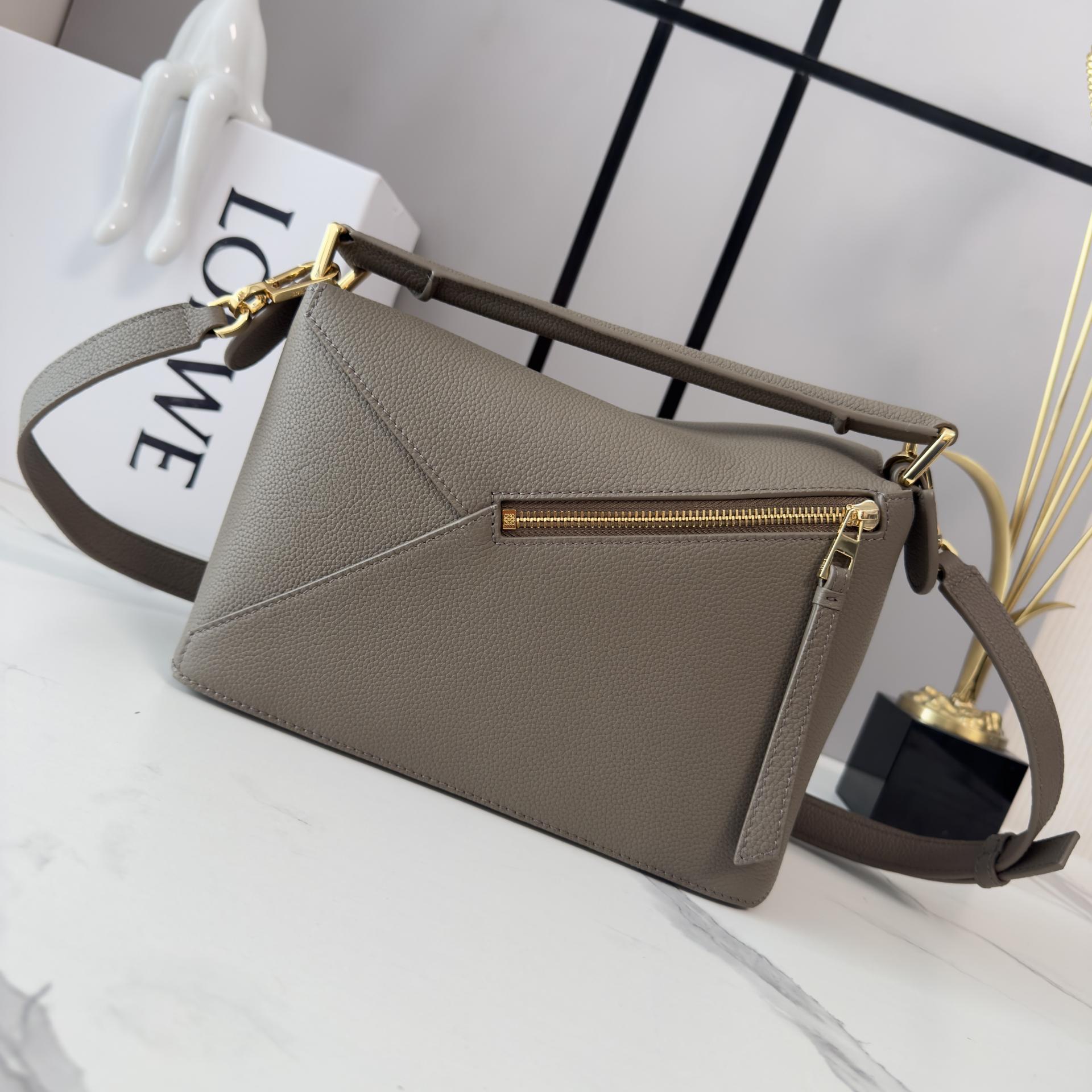 Loewe Puzzle Edge 로에베 퍼즐 스몰 백 가방