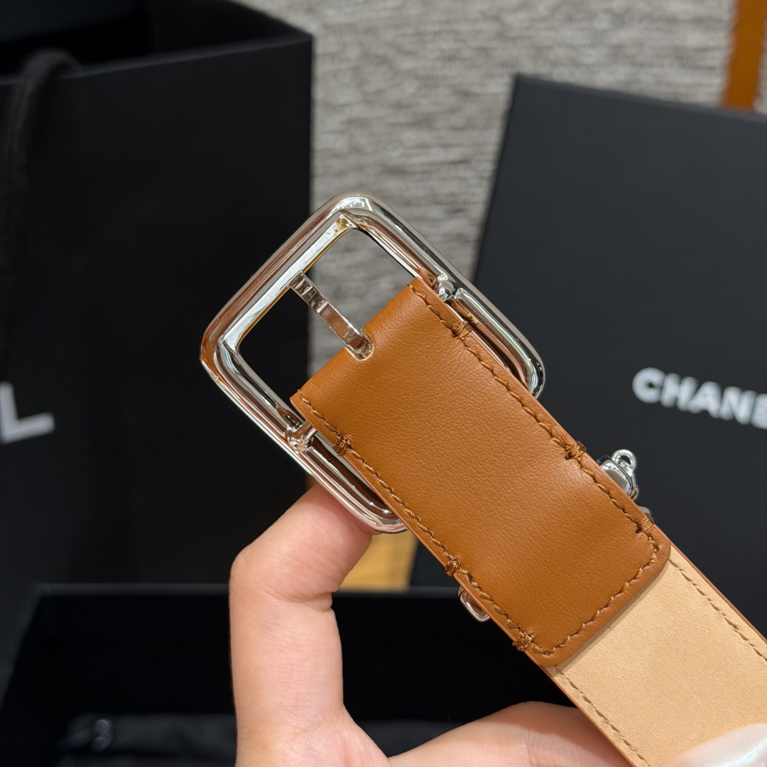 샤넬(CHANEL) 카프스킨 글로시 핀 실버 버클 벨트