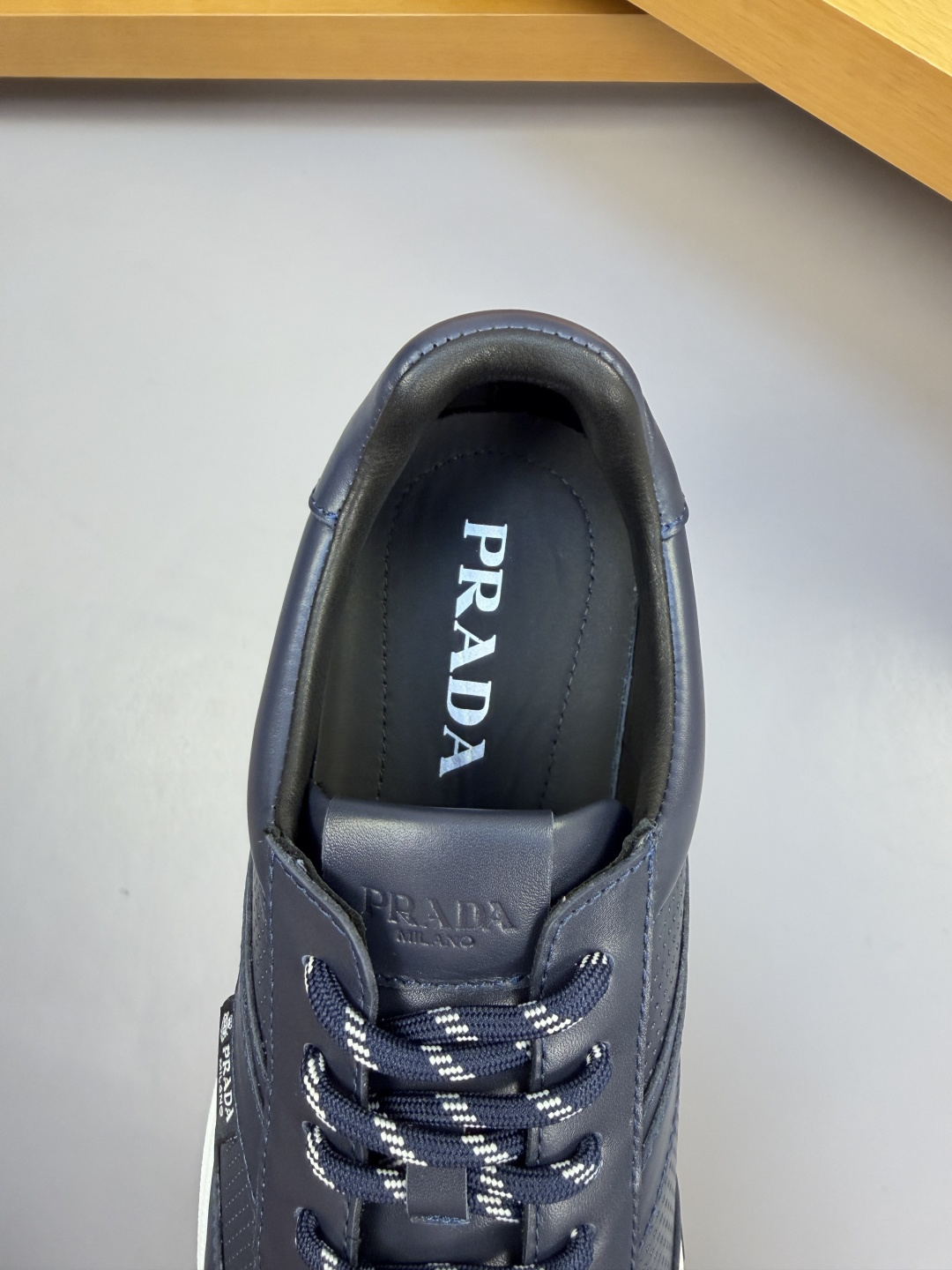 [Prada] 프라다 프리미엄 나파 & 퍼포레이티드 레더 스니커즈 신발