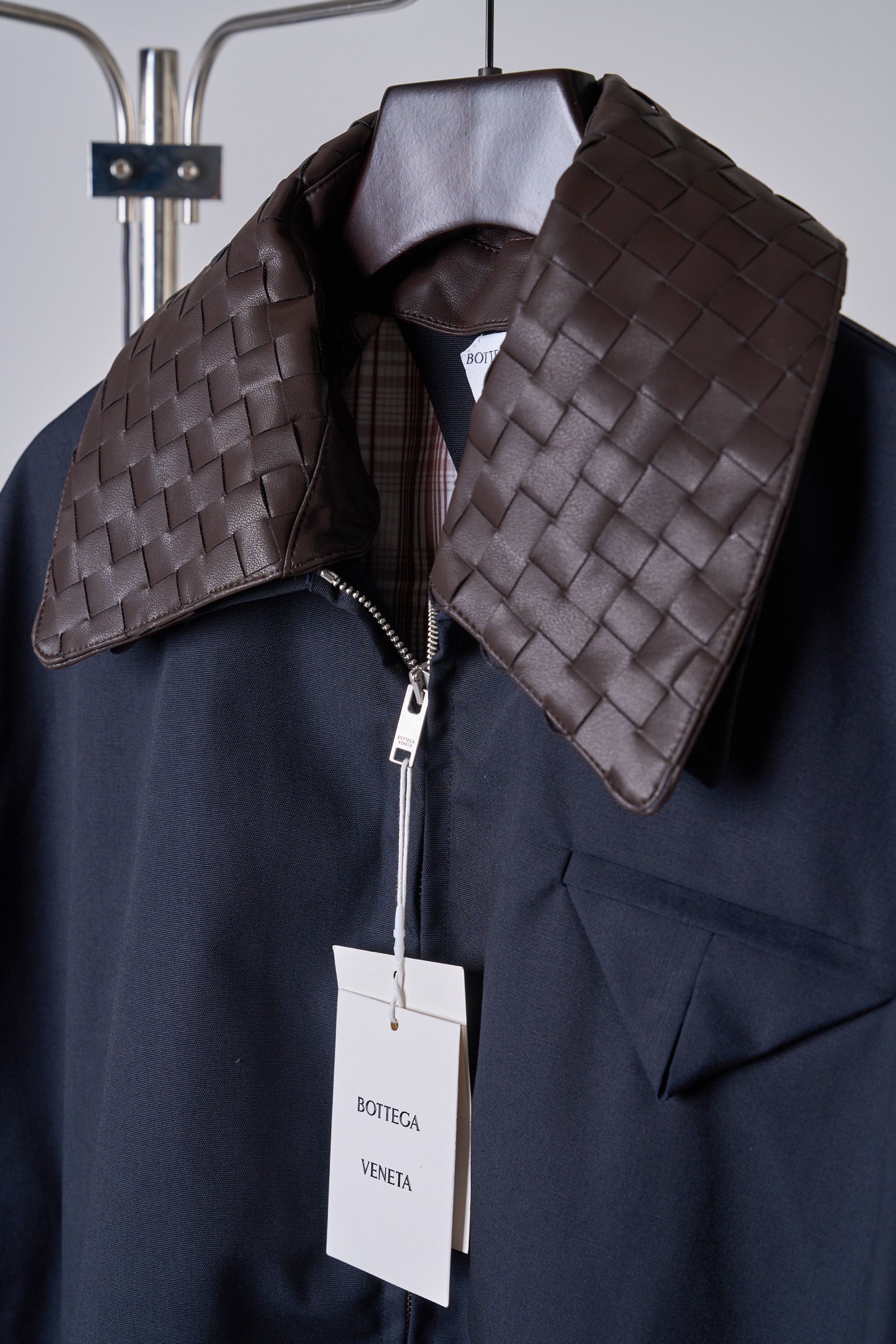 보테가 베네타(BOTTEGA VENETA) 인트레치아토 레더 칼라 재킷 상의 의류