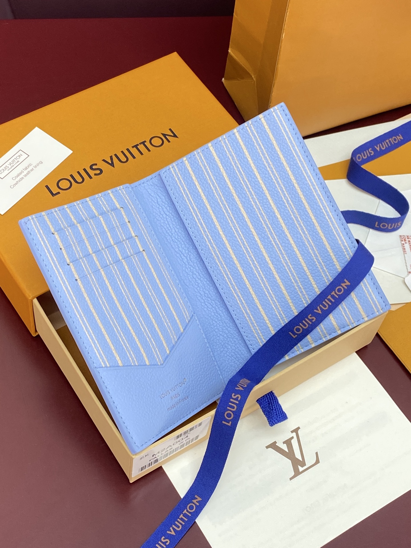 [Louis Vuitton] LV 루이비통 엠프레인 하이 섬머 패스포트 홀더 여권 지갑 M2A003