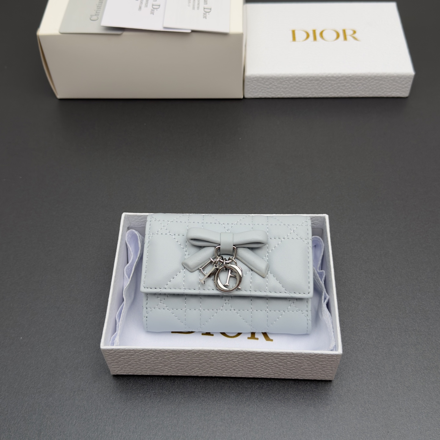 [Dior] 디올 Lady Freesia 레이디 프리지아 까나쥬 램스킨 지퍼 미니 지갑 / S2607
