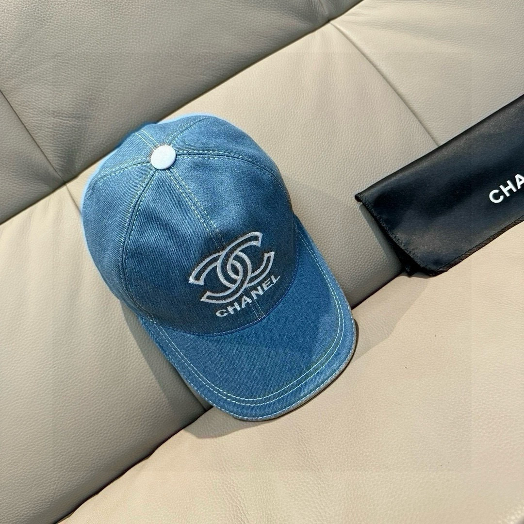 샤넬(CHANEL) 데님 로고 볼캡 모자
