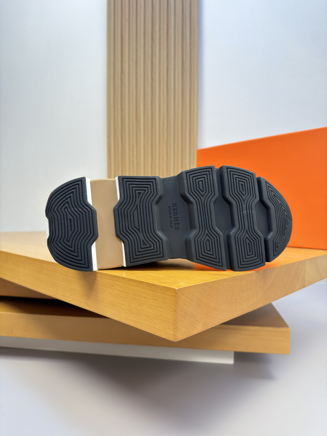 [Hermes] 에르메스 프리미엄 스웨이드 레더 콤비 스니커즈 신발 복제