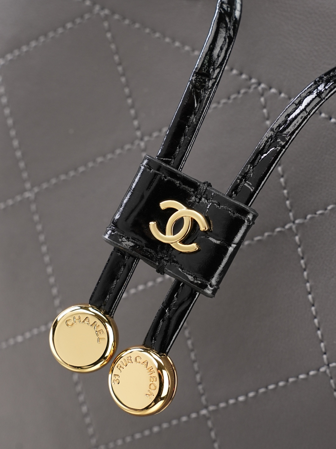 CHANEL 샤넬 26B 램스킨 버킷백 (라지) 가방 / 6584