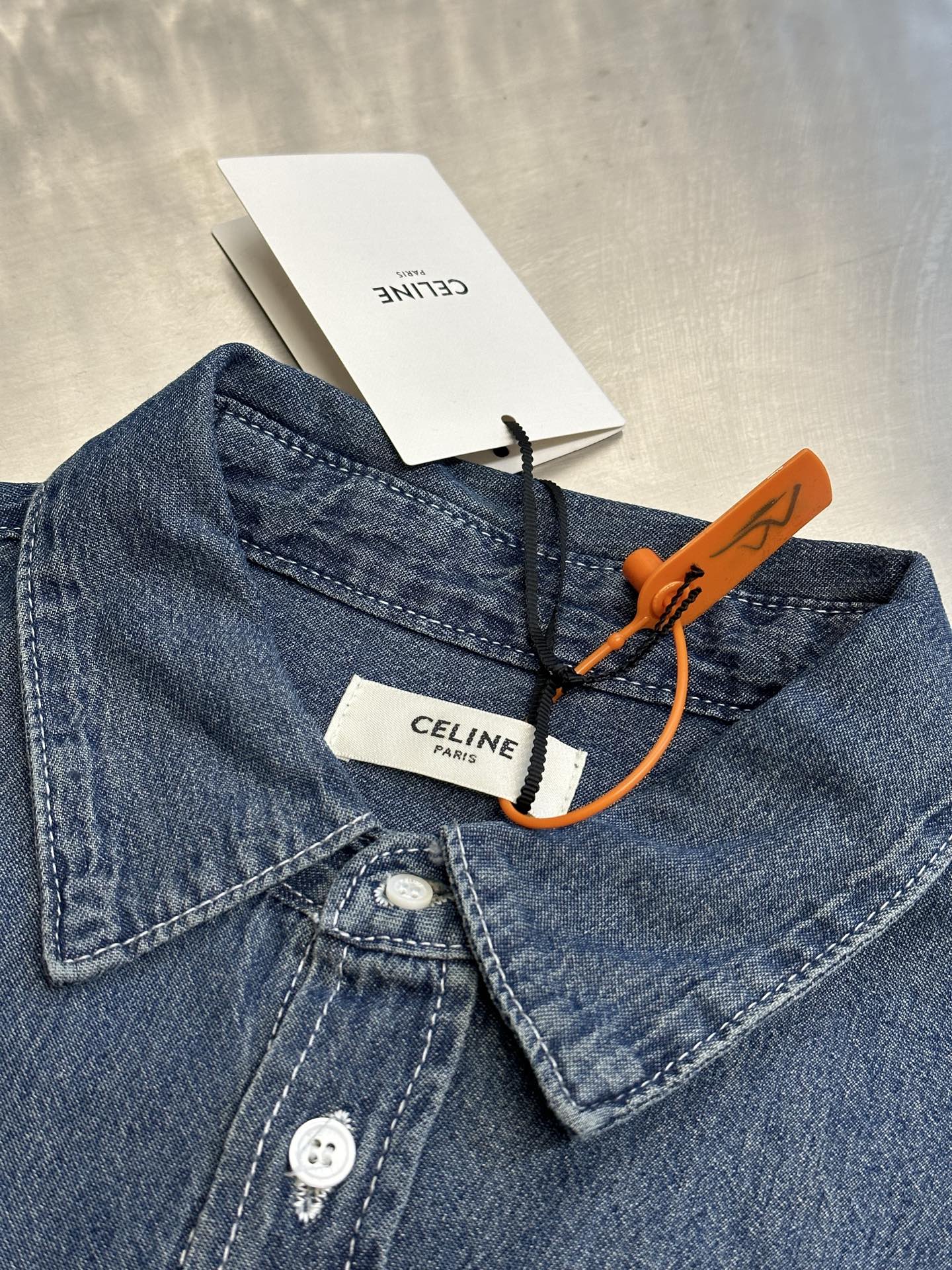 셀린느(CELINE) 트리옹프 자수 데님 반팔 셔츠 의류