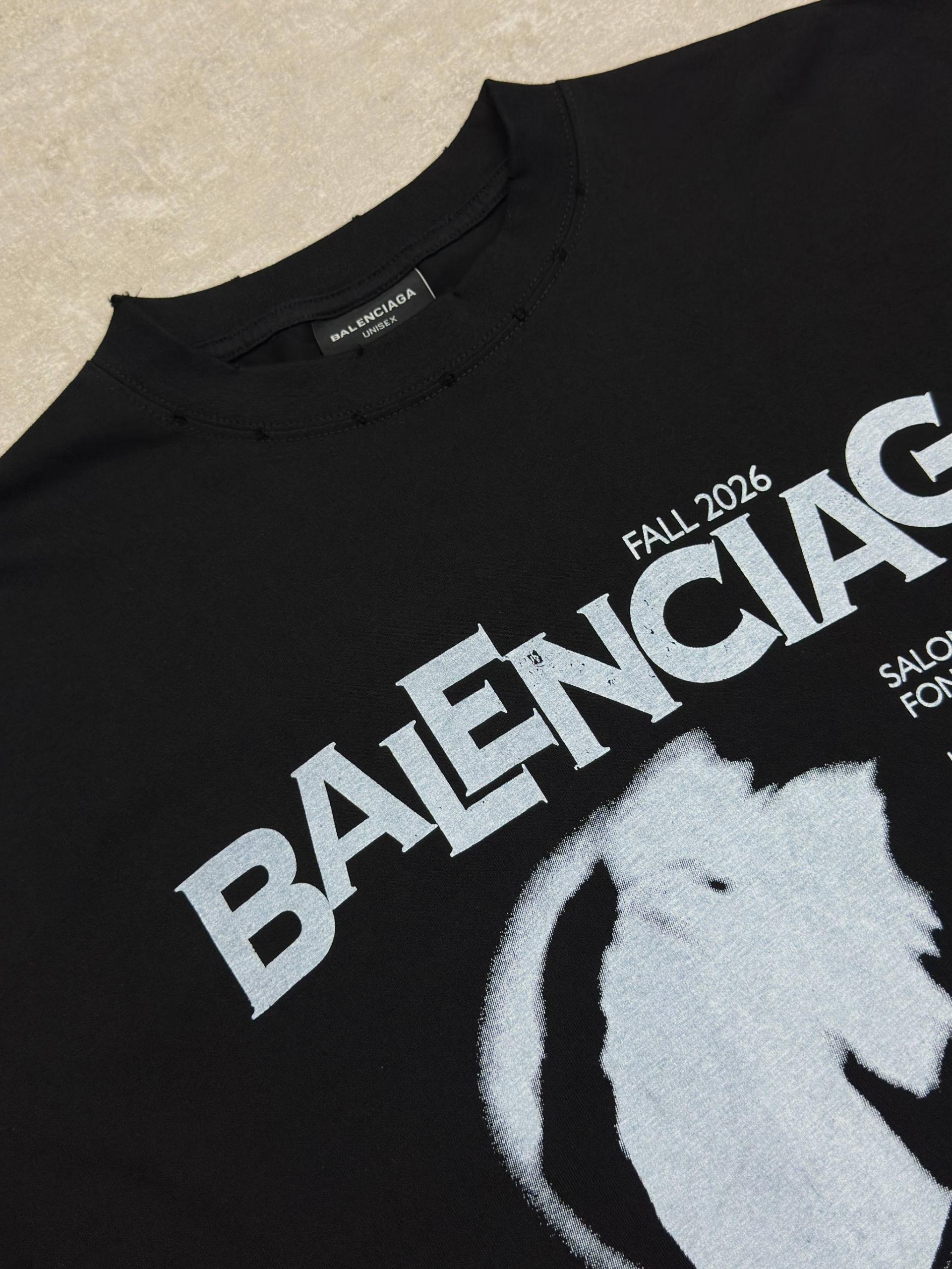 발렌시아가(BALENCIAGA) 다크 시리즈 인물 프린트 반팔 티셔츠 의류