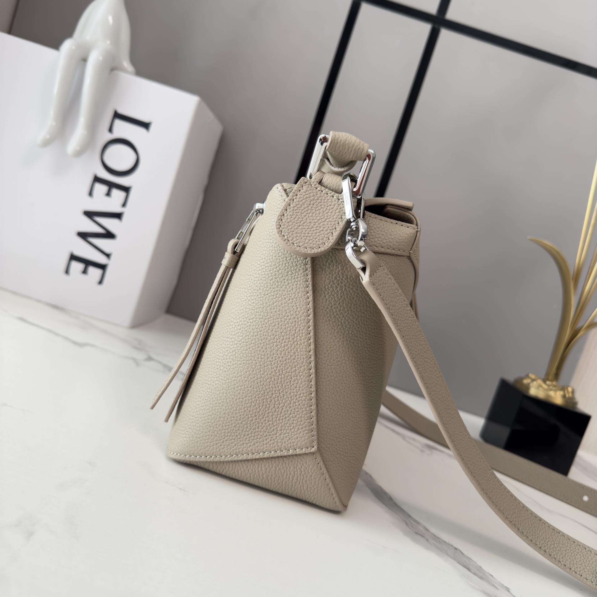 Loewe Puzzle Edge 로에베 퍼즐 스몰 백 가방
