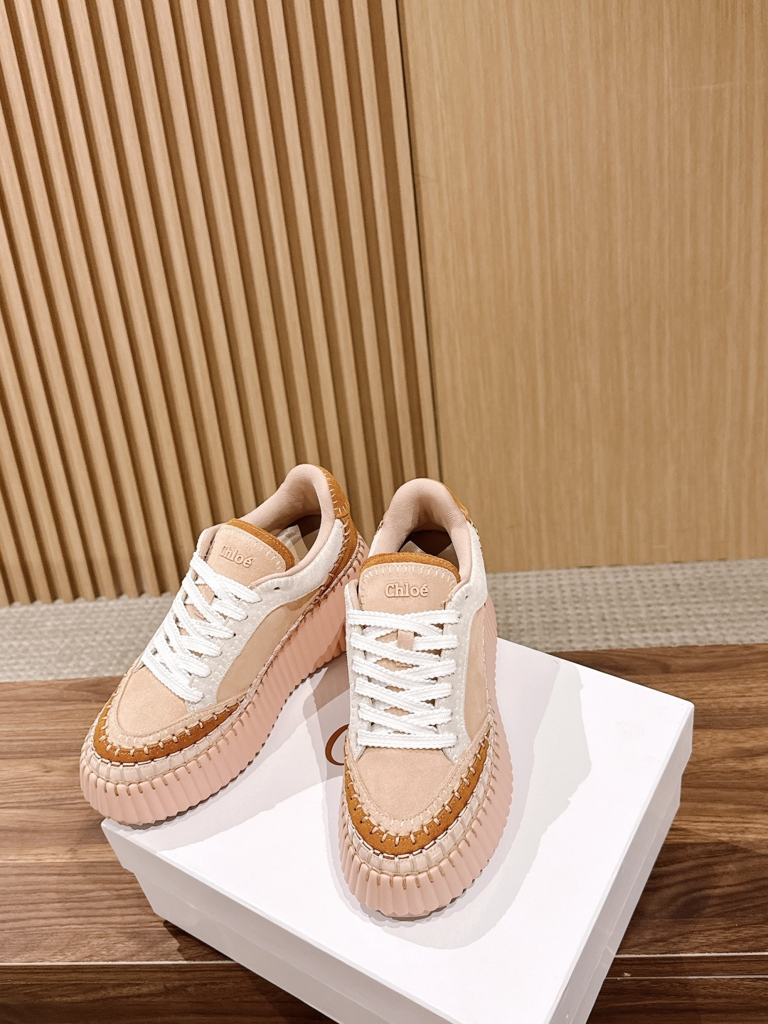 끌로에(Chloe) 스니커즈 신발