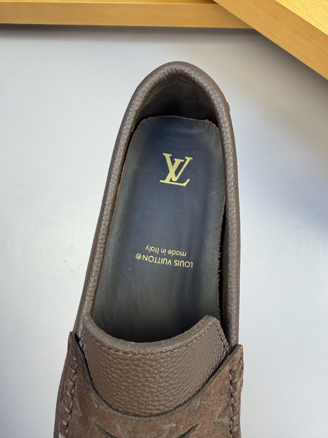 LV 루이비통 엠보 소가죽 로퍼 (보트슈즈) 신발